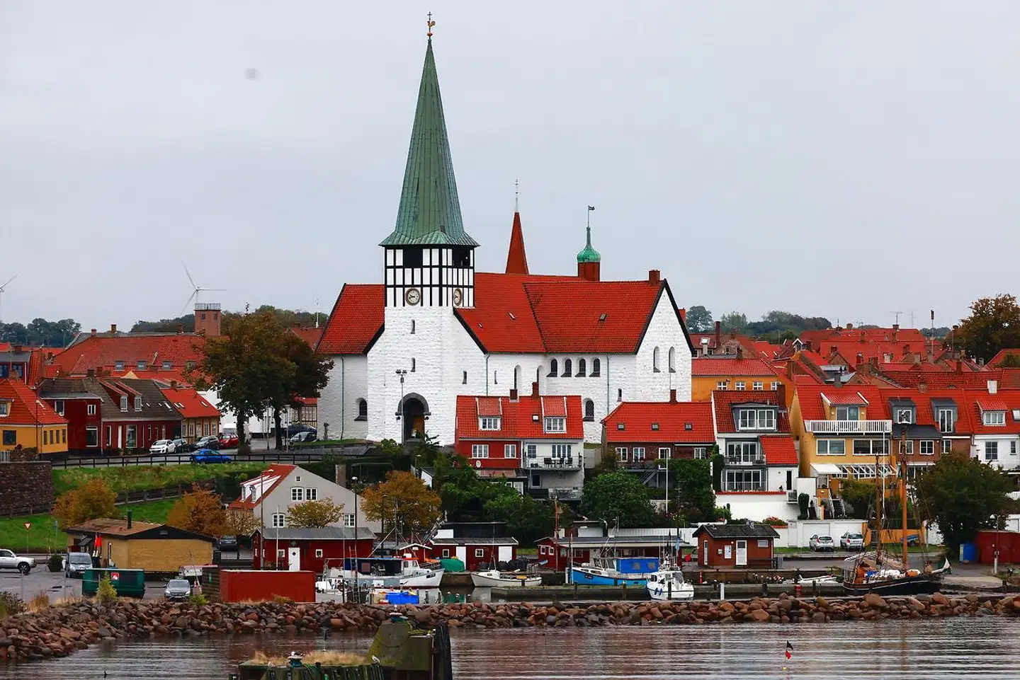 Der er nu strøm på Bornholm igen.