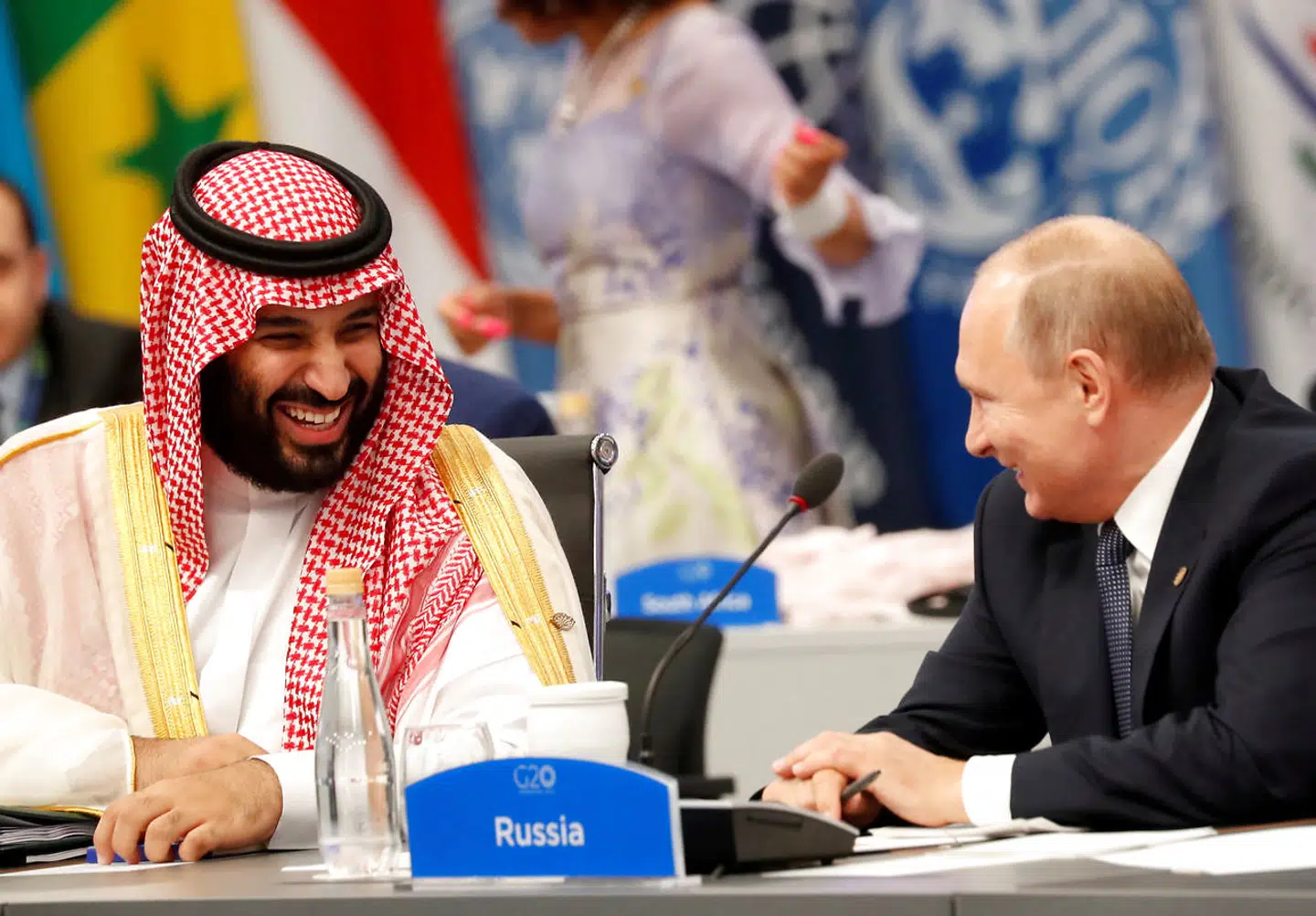Saudi-Arabiens faktuelle hersker, kronprins Mohamed bin Salman, er ikke fan af den amerikanske præsident, der har kaldt olielandet for en »pariastat«, og derfor vender han sig nu mod Ruslands præsident, Vladimir Putin.