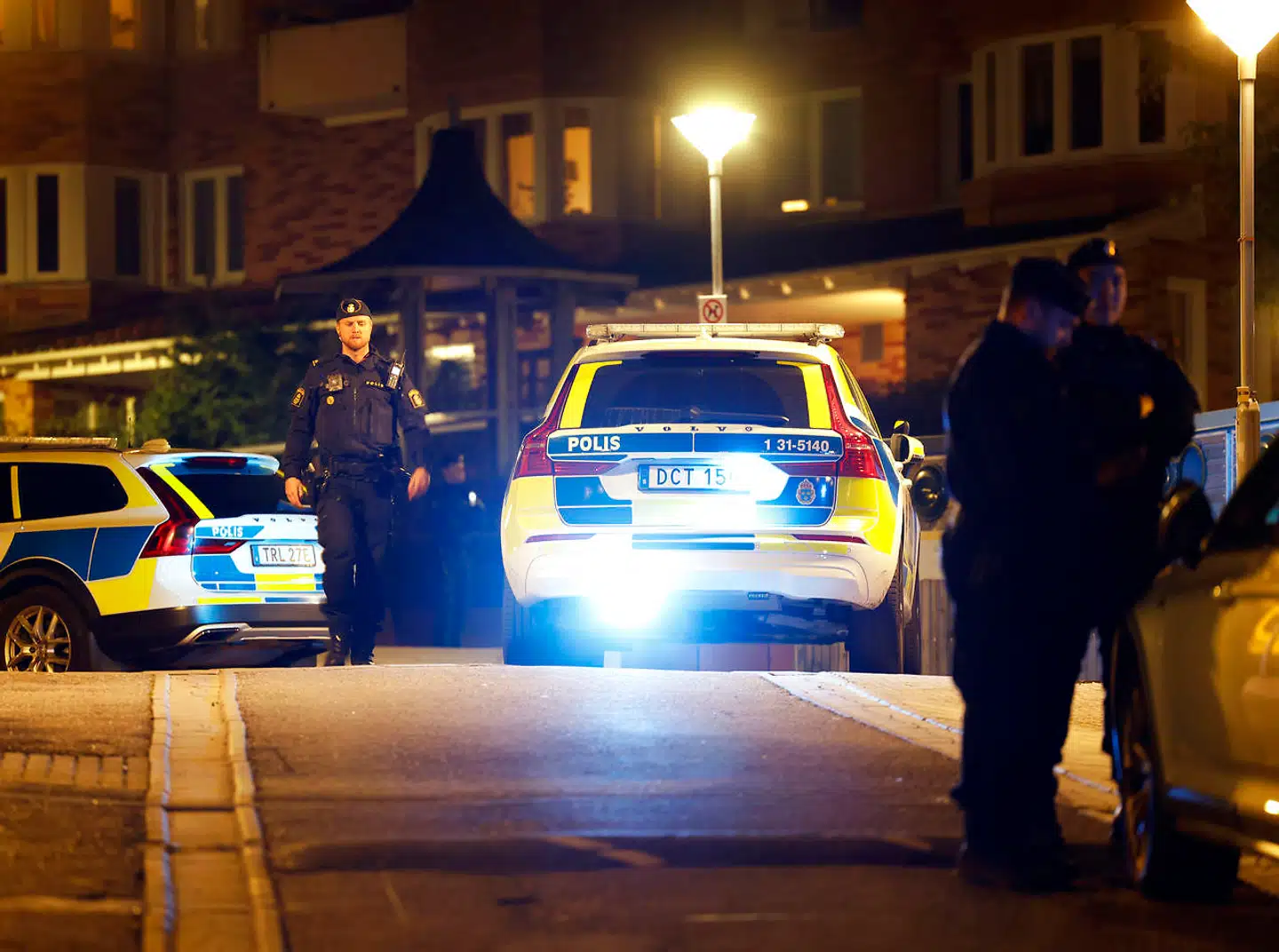 Efter tre skuddrab i løbet af blot en uge, er politiet i den svenske by Södertälje i alarmberedskab. Trods mange politifolk på gaden har man ikke kunnet stoppe den bandekrig, som vokser sig større i rekordfart.