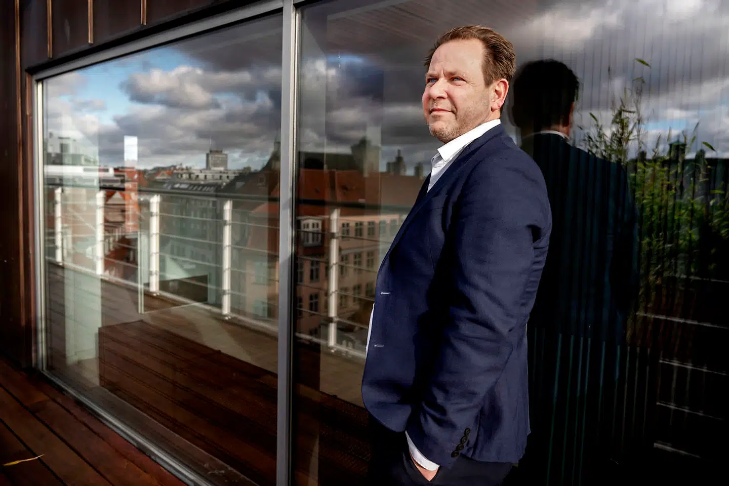 Bent Winther, Berlingskes politiske kommentator, mener, at der er meget, socialdemokraterne glemmer at fortælle.