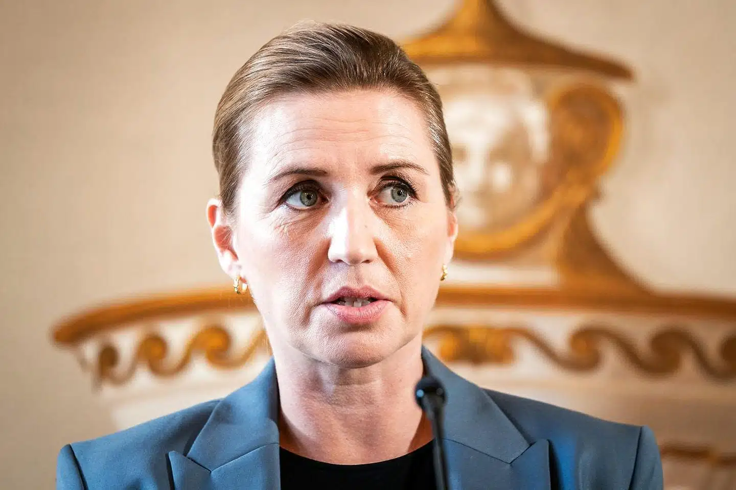 Der ligger for Mette Frederiksen en særlig opgave i at træde i karakter som statsminister for hele landet. »Der må tænkes i muligheden af at genetablere noget af det borgernære demokrati, som mange mindre byer blev drænet for med strukturreformen i 2007,« skriver Johanne Thorup Dalgaard.