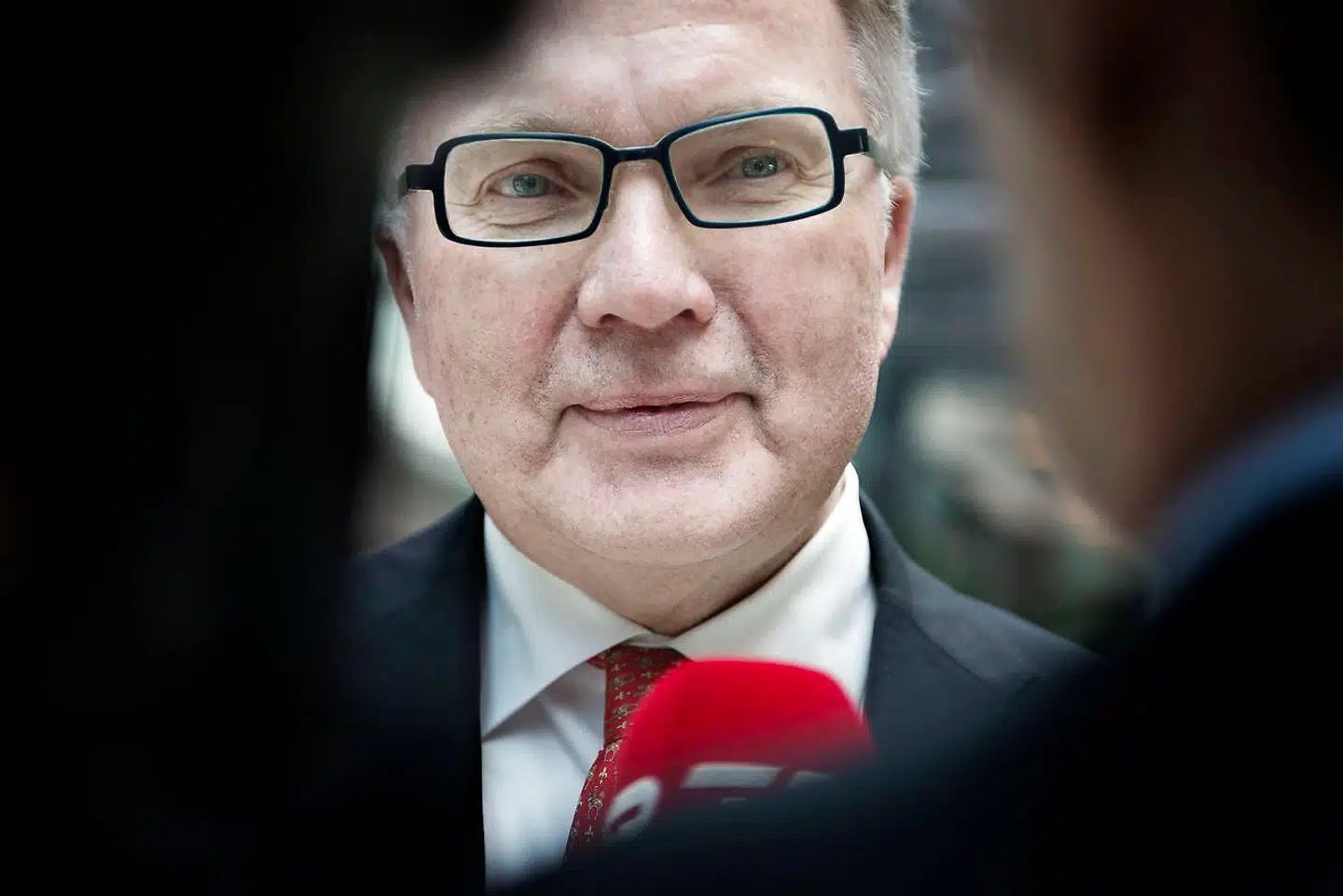 Erhvervsmanden Fritz Schur sælger Hotel Kong Frederik til Cofoco-koncernen.