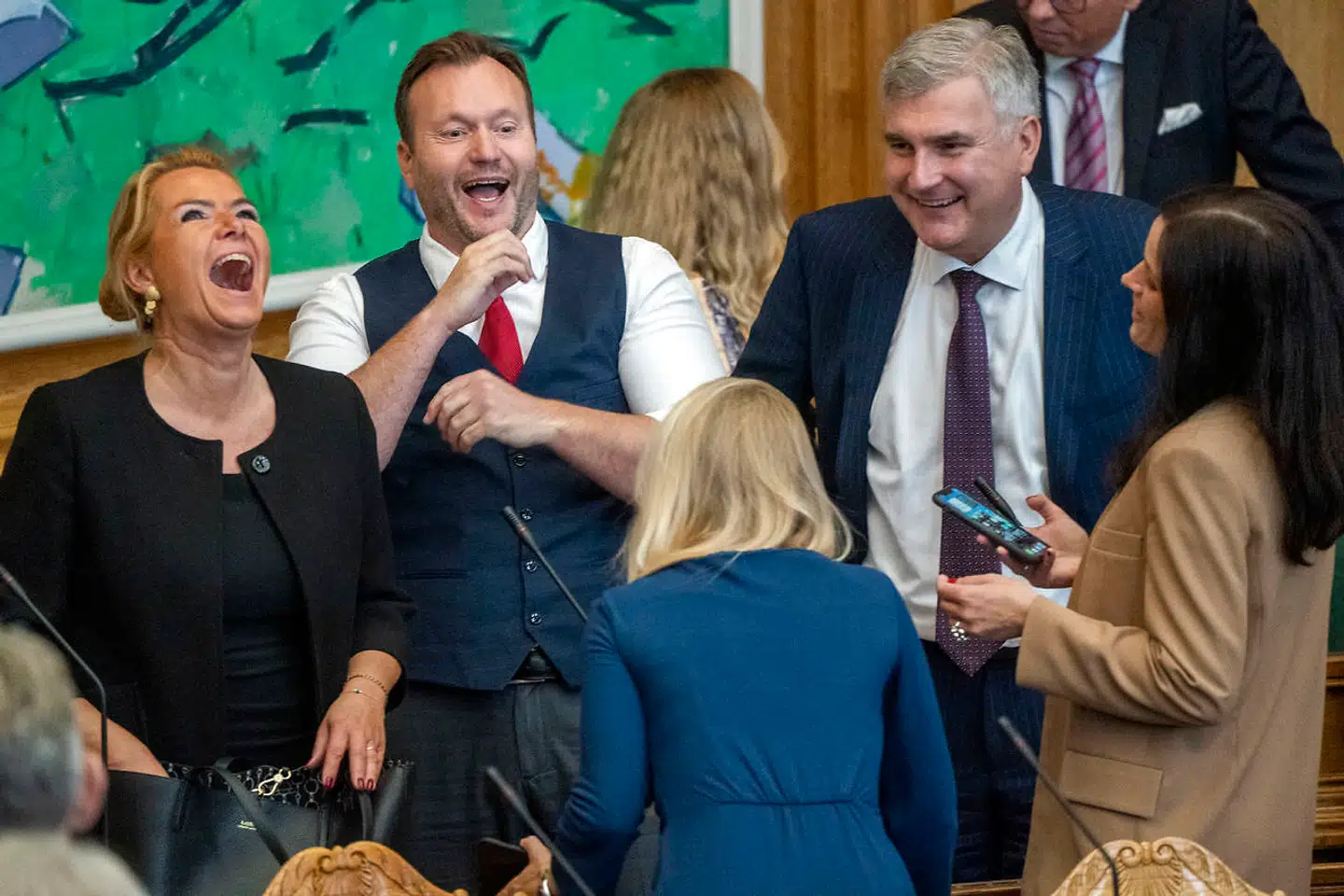 »Det gør det ikke lettere, at udlændingepolitikken på lange strækninger er gået forbi stram og over i skør,« skriver Jens Hjarsbech og Benjamin Schenkel.