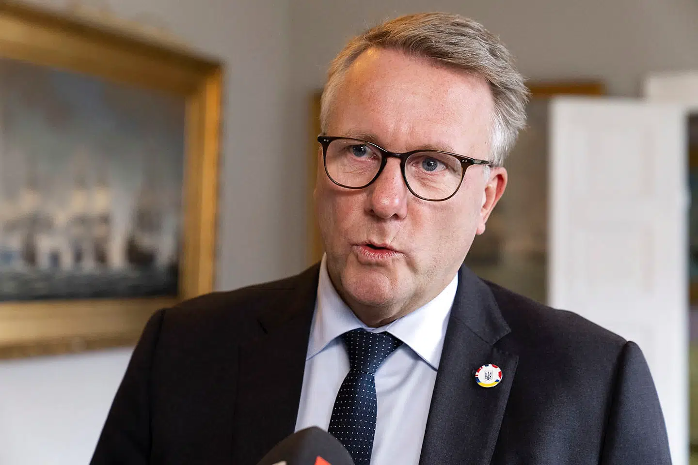 Morten Bødskov fortæller, at kampvognene forventes klar i Ukraine omkring juni 2023.