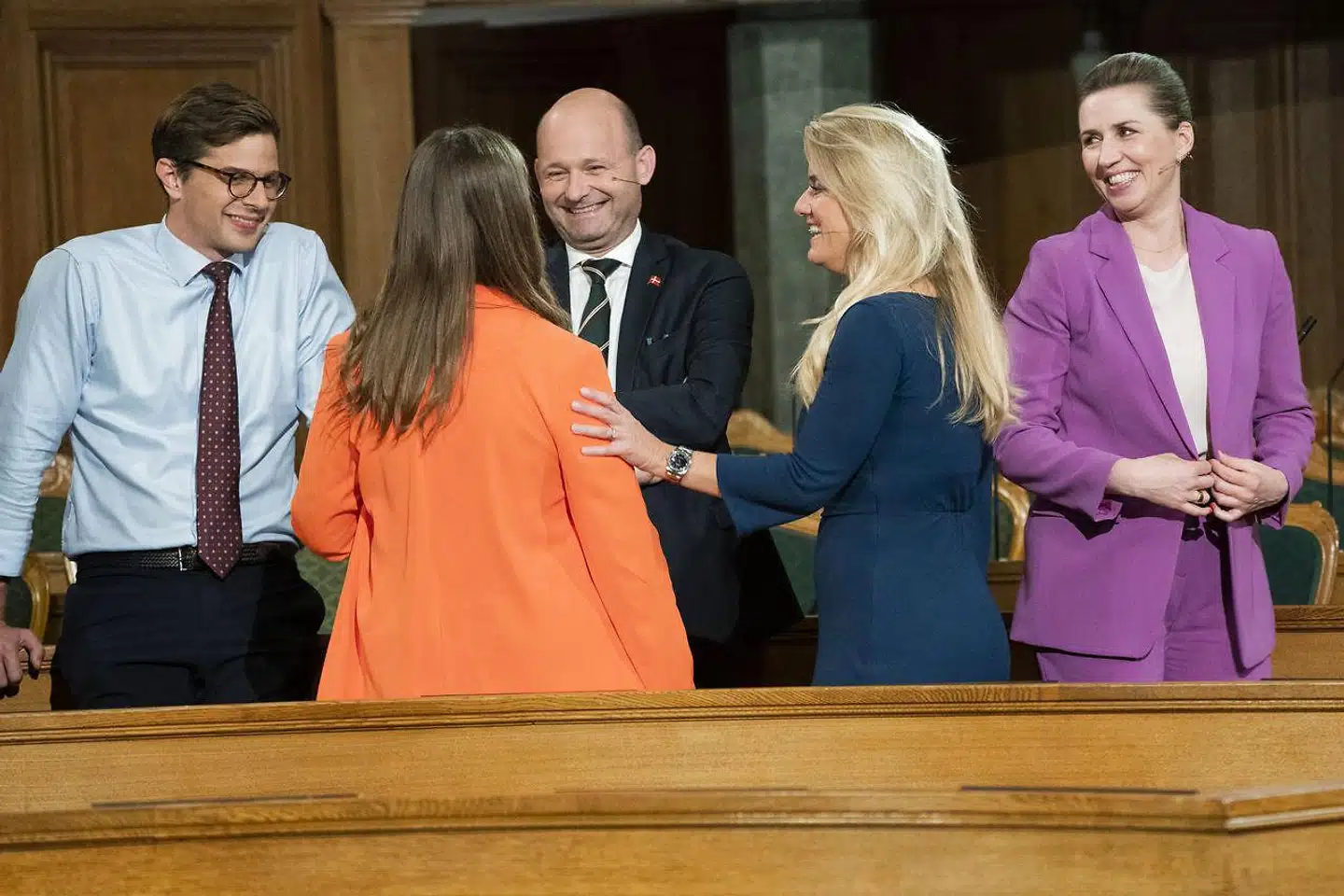 »De unge kan af gode grunde ikke nå at blive kendte samfundsstøtter, inden de stiller op til folketinget. Rekrutteringen kommer derfor næsten udelukkende fra de politiske ungdomsorganisationer. Det vil sige, de har stort set ikke nogen erfaring uden for politik. Højst fra de mere eller mindre politiske elevorganisationer,« skriver Niels Kærgård.