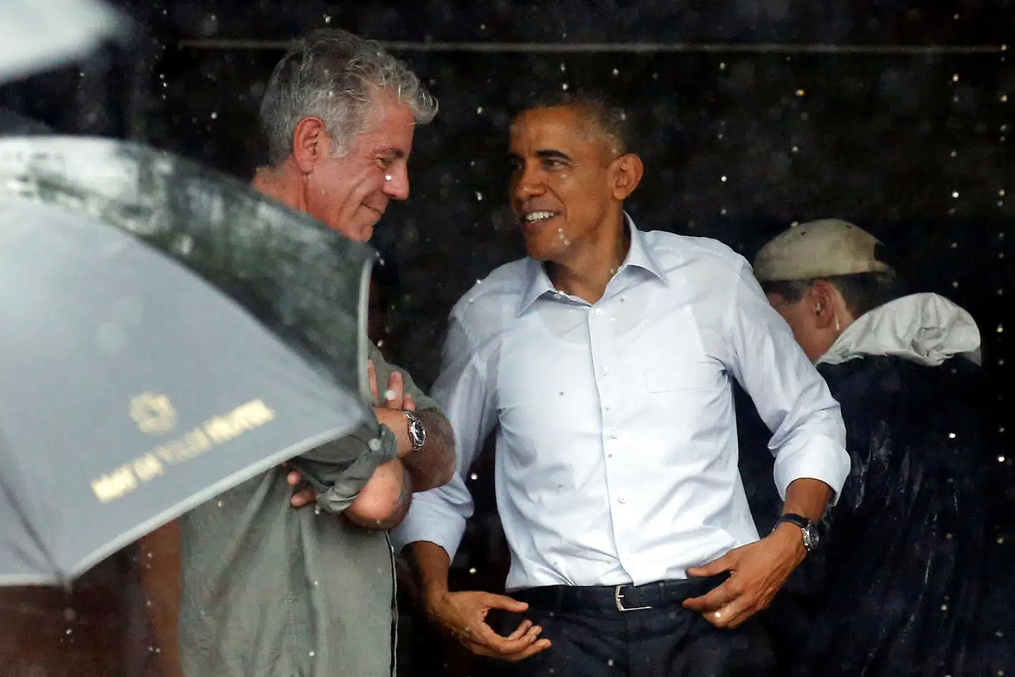 I 2016 optrædte den daværende amerikanske præsident, Barack Obama, i Anthony Bourdains rejseprogram »Parts Unknown«, hvor de mødtes på en restaurant i Hanoi, og havde en samtale om asiatisk gastronomi, kultur og politik.