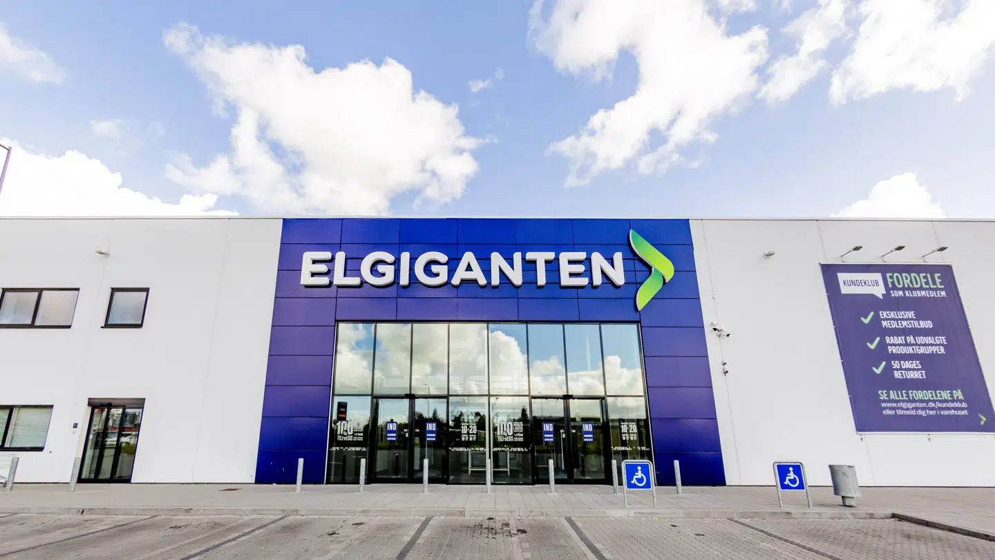 Den økonomiske krise, som har ramt også danskerne, får ikke Elgiganten til at skrue ned for udvidelsesplanerne. Der vil komme flere elektronikvarehuse i Danmark de næste år, siger topchefen.