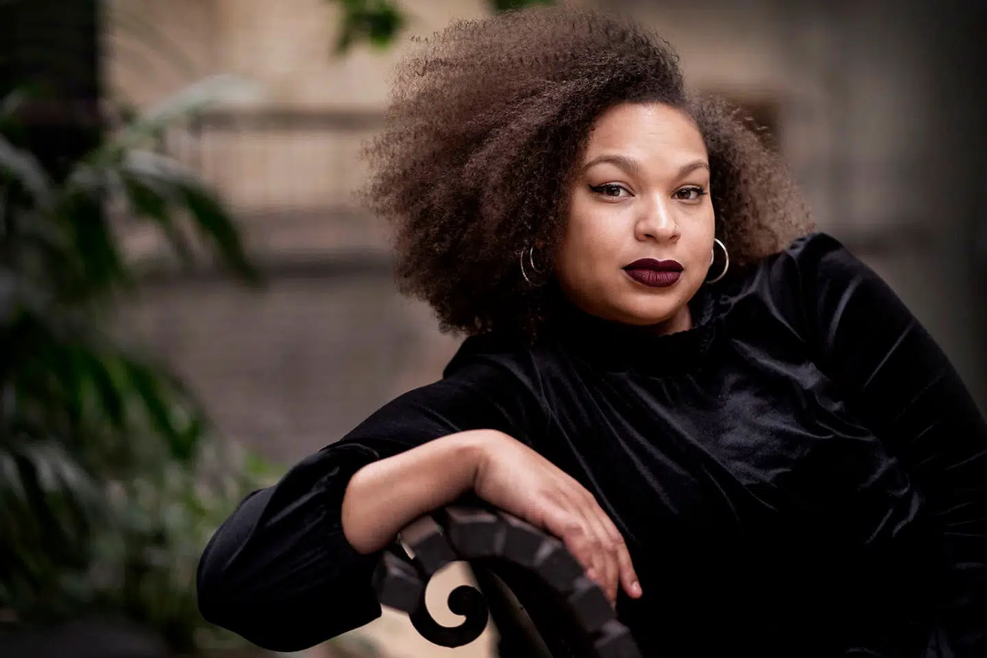 »Hvor ville det dog være befriende med en politiker, der slog sig op på at være vokset op et sted, hvor man i ny og næ læste en bog,« skriver Aminata Amanda Corr.