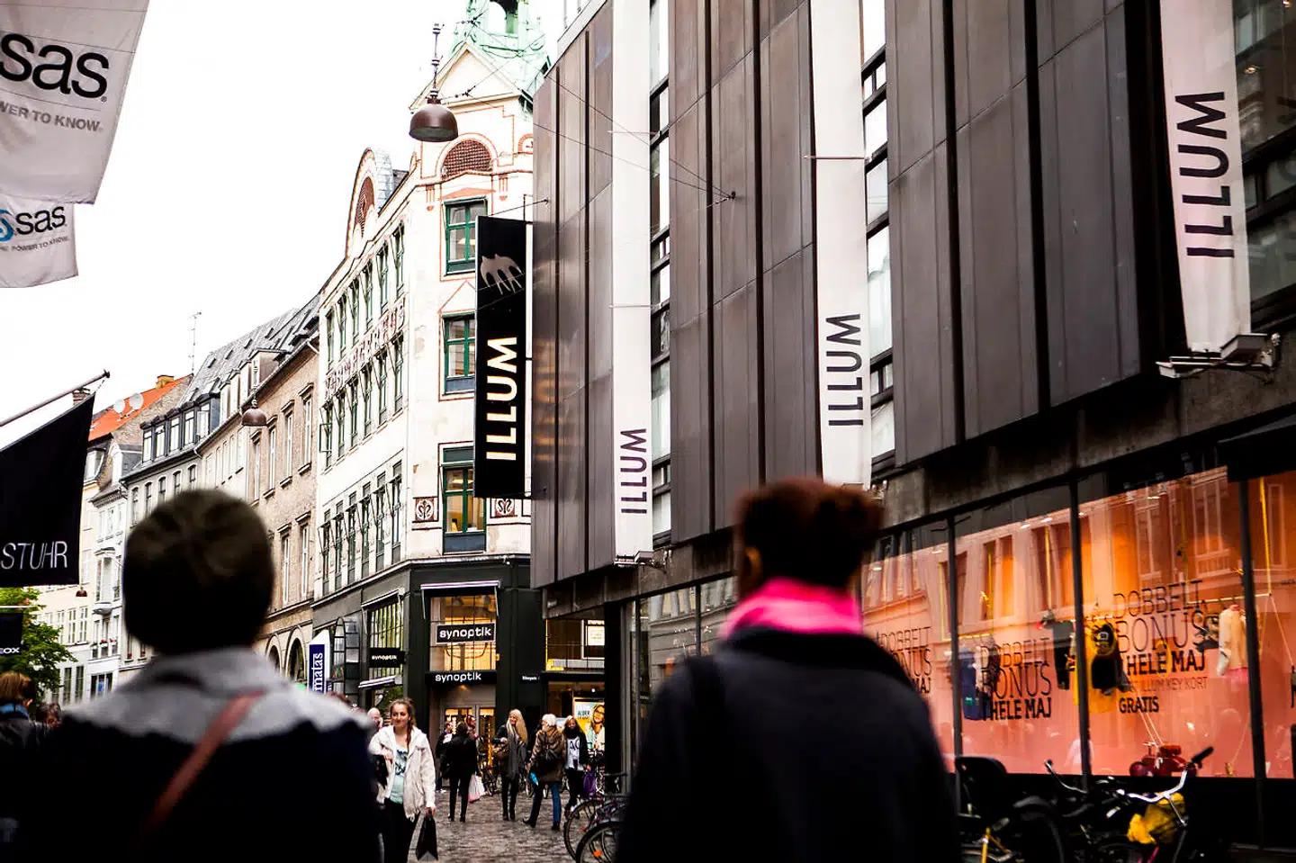 To mæd er idømt tre års fængsel for rambuktyveri i indre København sidste år. (arkivfoto).