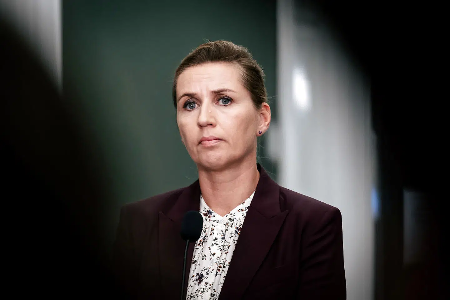»Jeg fordømmer på det kraftigste de såkaldte »folkeafstemninger« ulovligt orkestreret af Rusland på ukrainsk jord,« skriver statsminister Mette Frederiksen.