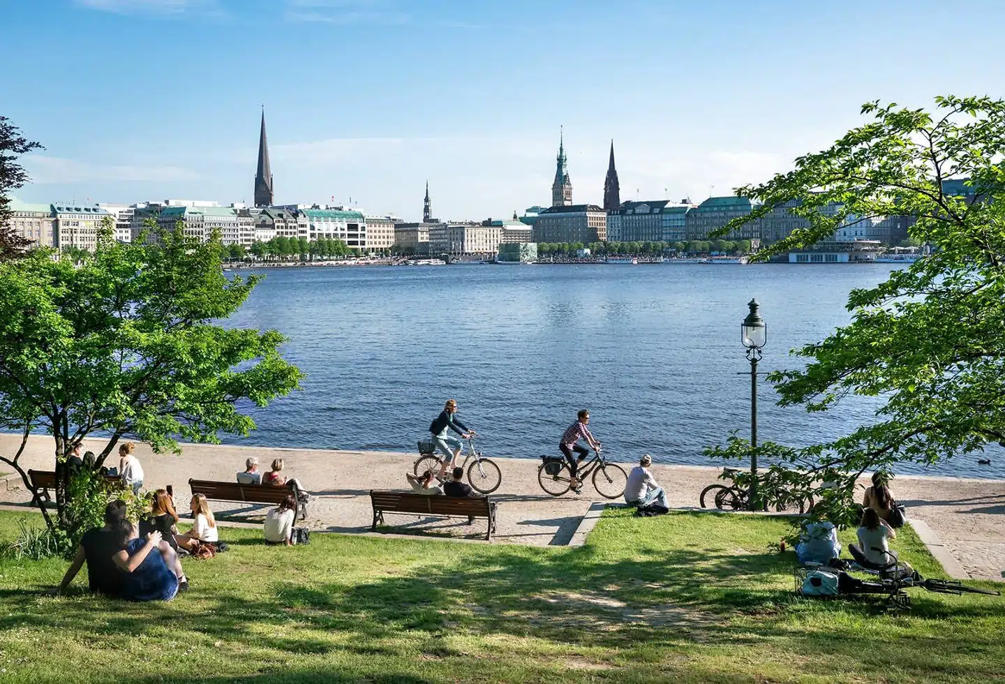 »Hamburg er nu blevet postkolonial. Det er den helt store mode i Tyskland,« skriver Hans Hauge.
