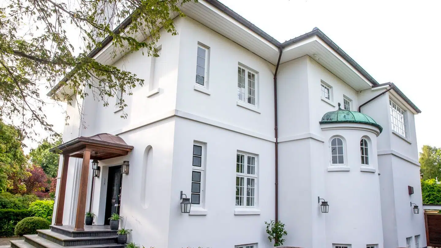 Prins Joachim og Prinsesse Maries hus på Emiliekildevej har nu fået ny ejer.