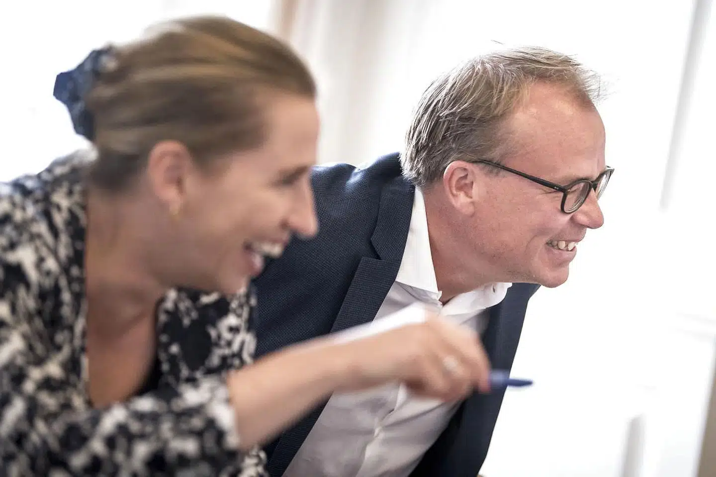 »To statslige selskaber har for nyligt fået nye bestyrelser. I Danmarks Eksport- og Investeringsfond, der råder over 57 milliarder kroner, er Torben Möger Pedersen blevet udnævnt til formand, mens Martin Rossen, der bl.a. har en fortid som stabschef for Mette Frederiksen i Statsministeriet, er blevet menigt medlem,« skriver Peter Agergaard.