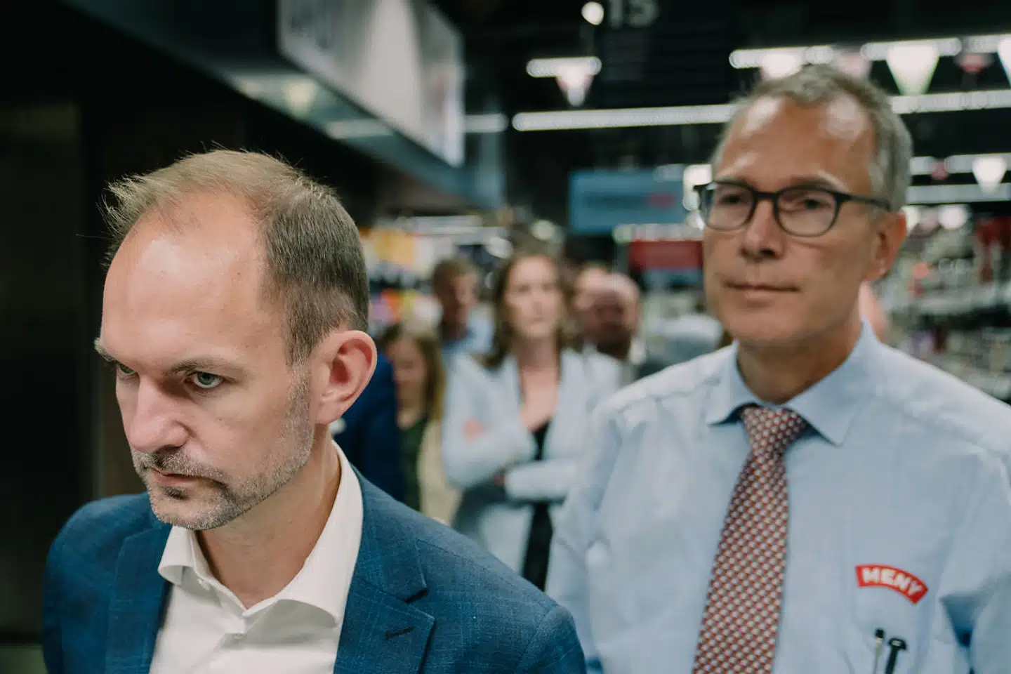 Skatteministeren havde ingen hjælpepakker med, da han besøgte MENY i Rødovre.