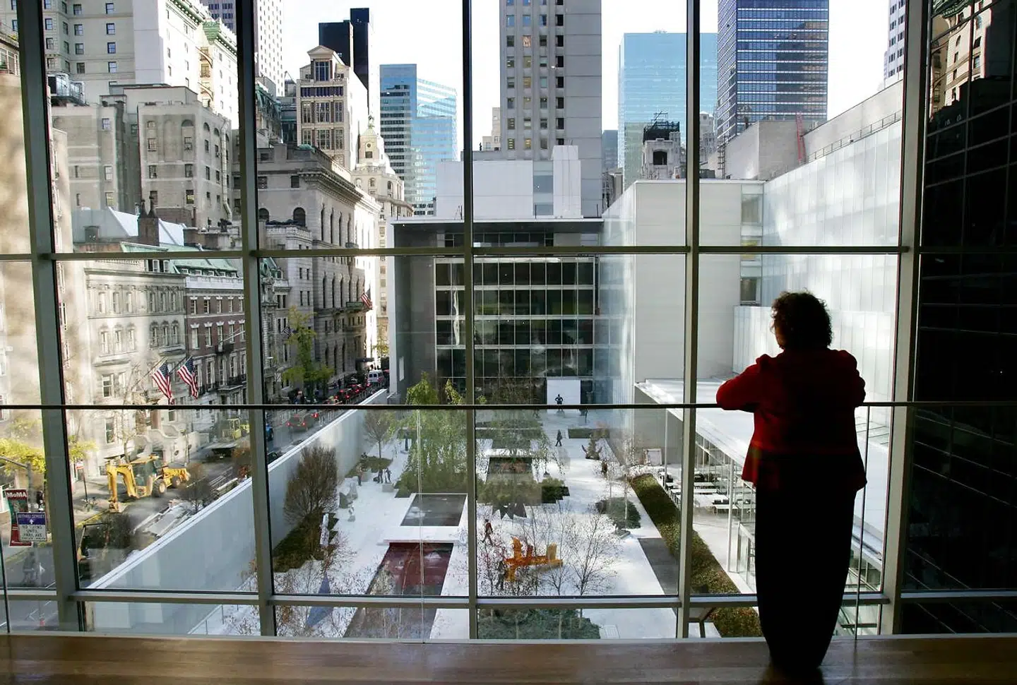 MoMa er et af verdens største og mest indflydelsesrige museer for moderne kunst. Museet har blandt andr verdensberømte værker af Vincent Van Gogh, Salvador Dalí, Pablo Picasso og Andy Warhol.