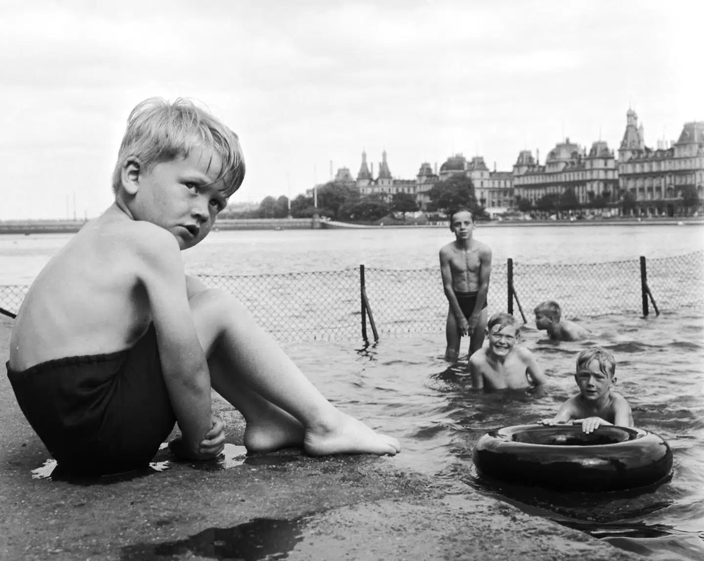 Engang kunne børn udnytte sommervarmen til at tage en dukkert i Søerne. Det anbefales bestemt ikke længere. Arkivfoto: Ulf Nilsen/Ritzau Scanpix