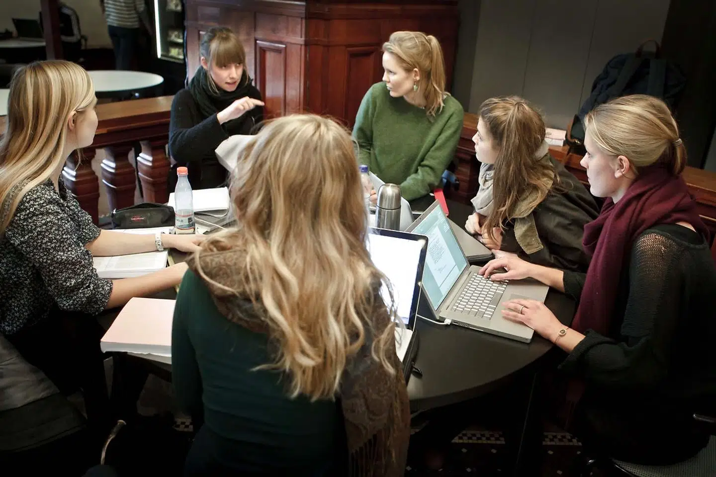 Den sociale ulighed i adgangen til universitetsuddannelser er faldet de seneste 30 år. Uligheden er lavere end i for eksempel USA og England.