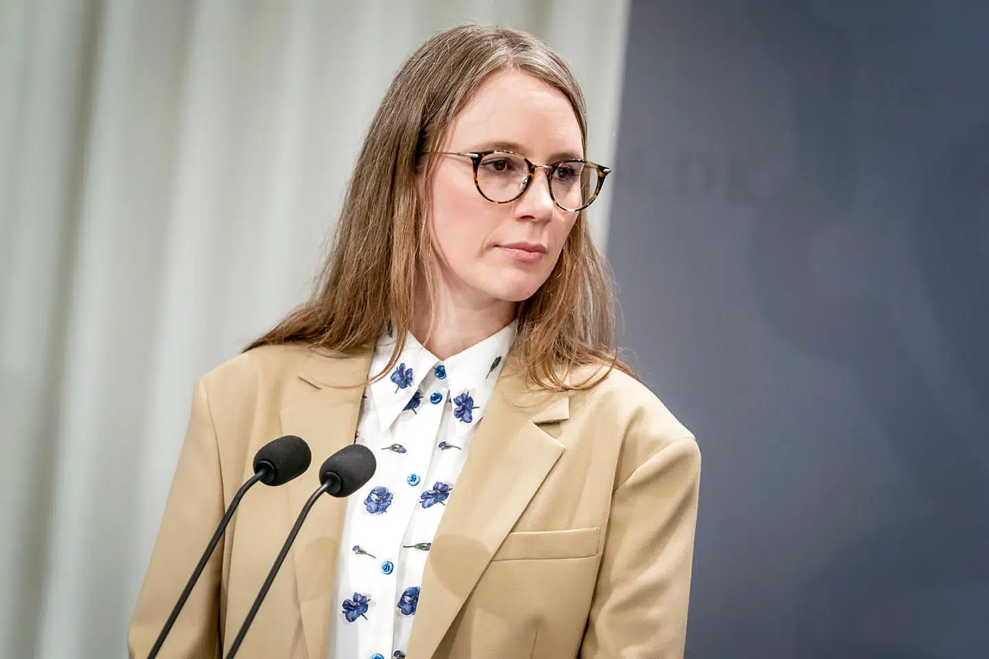 Tobaksproducenterne skal fra årsskiftet betale 32 millioner kroner årligt for håndteringen af cigaretskod, oplyser miljøminister Lea Wermelin (S).