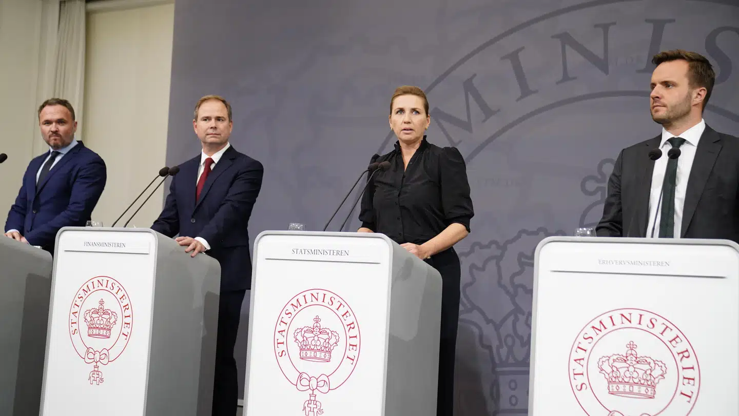 Statsminister Mette Frederiksen (S) afholdt onsdag et af sine velkendte pressemøder, hvor både klima- energi og forsyningsministeren, finansministeren og erhvervsministeren flankerede hende. Denne gang var temaet stigende energipriser.