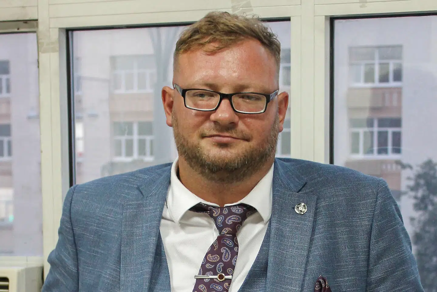 Yaroslav Shirshikov is a political consultant and has previously been active in efforts to save a local square from plans to buiild a new church. The square was saved, but Shirshikov ended up spending seven months in prison for »inciting mass riots« and jokingly referring to a top official as a Polish spy.