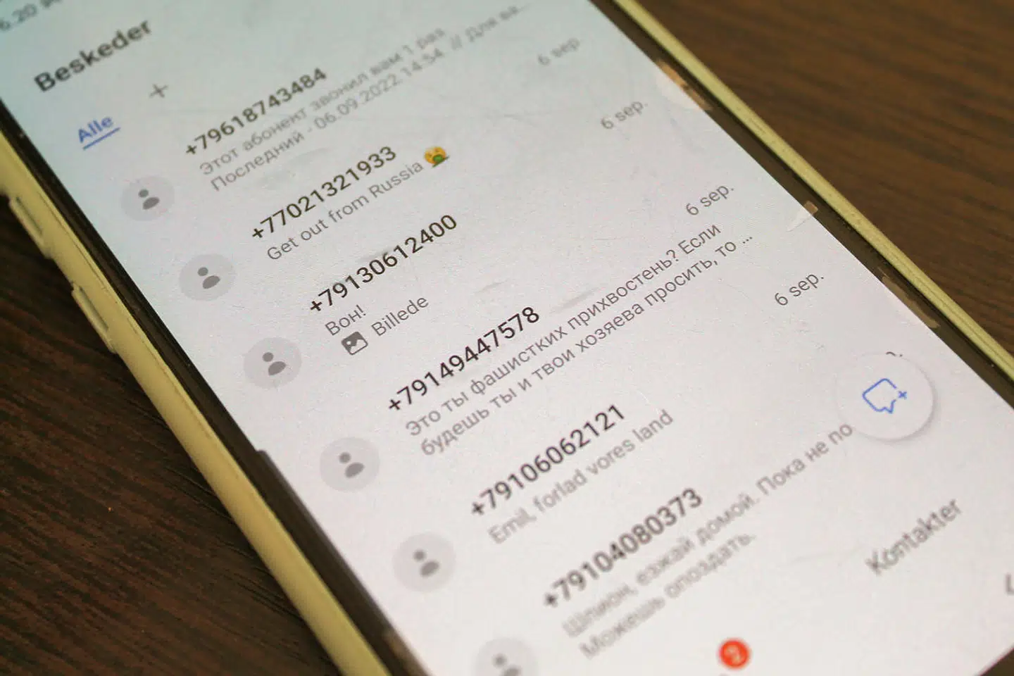 Hundreds of phone calls and threatening messages pouring in from angry Russians for Berlingske's correspondent who they accuse of being a Danish spy. Some of them appear to have used Google Translate to write in Danish.