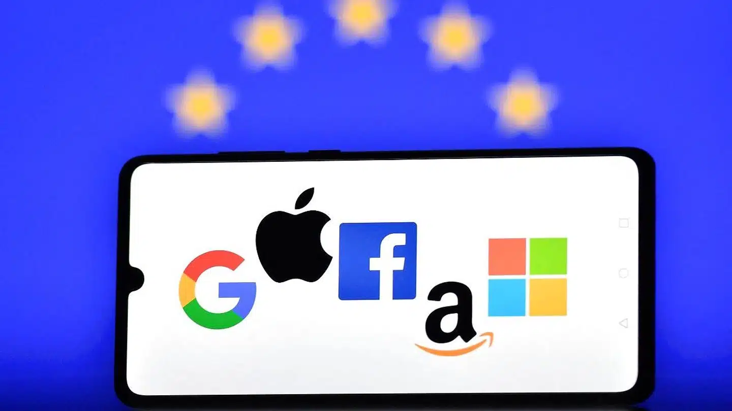 Der er stadig alt for lang vej igen, før der er ordentlig kontrol med teknologigiganterne og omgangen med vores personlige data. Det påhviler politikerne – herhjemme og på EU-plan – at tage ordentligt fat, og derfor bør digitaliseringen og skyggesiderne ved brug af teknologi også fylde noget i den kommende valgkamp, mener DJØFs store ekspertgruppe, TechDK-kommissionen.