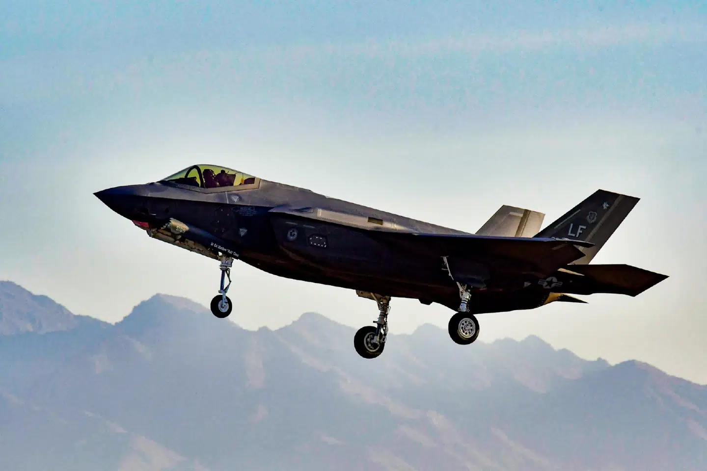 Den 14. januar 2021 fløj den første danske pilot, KIN, i F-35A Lightning II på Luke Air Force Base i Arizona i USA. Flyvningen fandt sted i et amerikansk fly, da det første danske fly først blev leveret i april samme år.