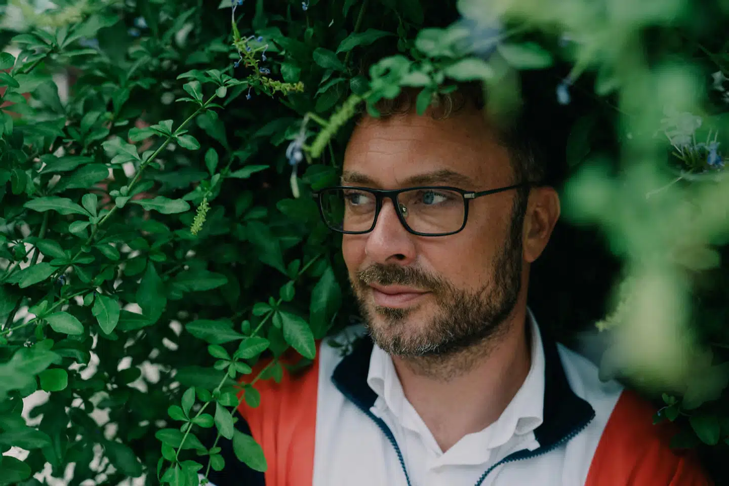 I 2022 er Jakob Fauerby vært på DR1s program »Fællessang«. Han deler værtsrollen med Katrine Muff.