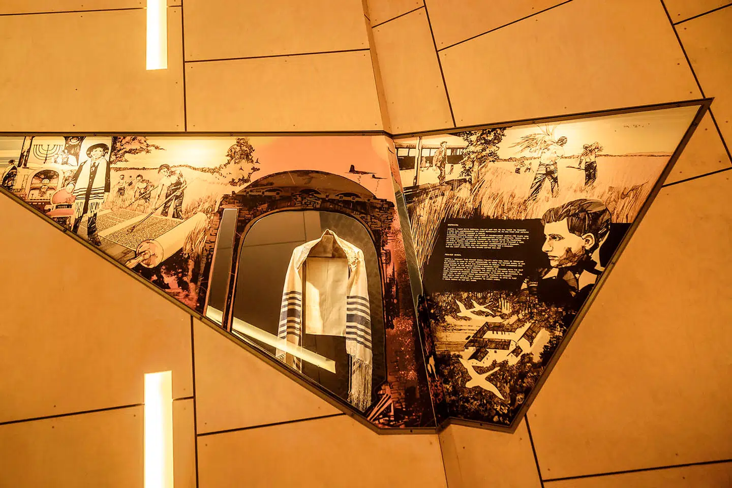 Den jødiske landbrugsstuderende Martin L. kom fra Berlin til Danmark i 1930erne. Han tog sit besjal med fra Berlin og det har museet udstillet, som det eneste i montren. Foto: Thomas Lekfeldt.