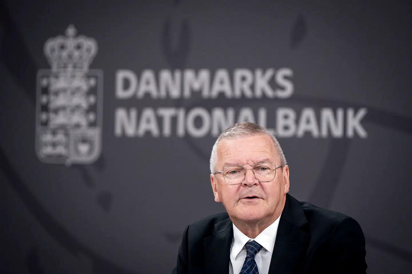 I kølvandet af Den Europæiske Centralbanks udmelding om at hæve renten med 0,75 procentpoint er Nationalbanken med Lars Rohde i spidsen gået samme vej af hensyn til fastkurspolitikken.