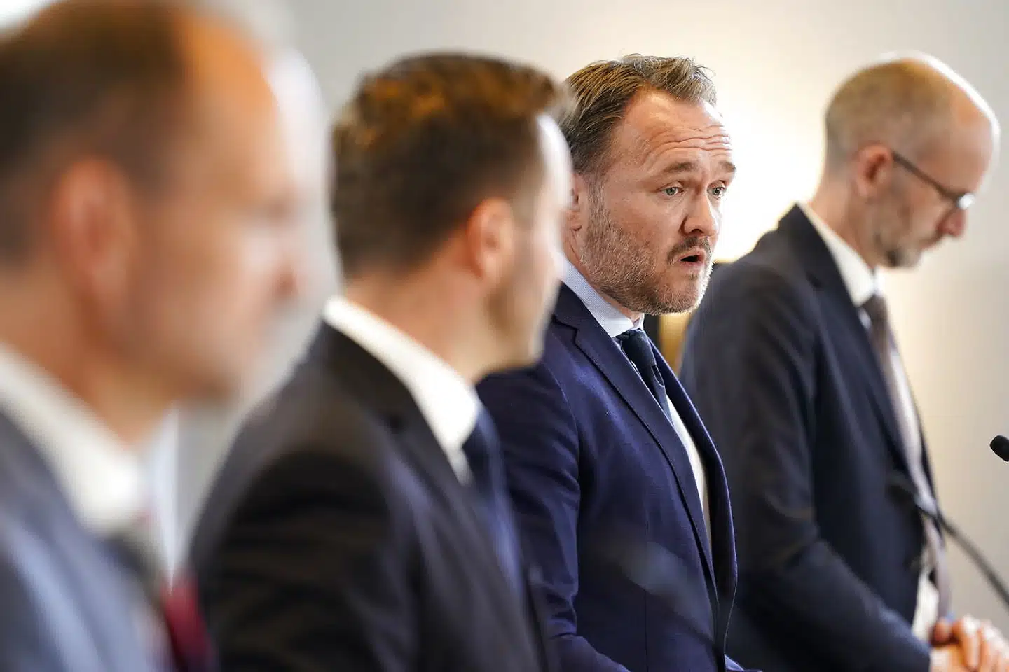 Nu bliver temperaturen i statslige bygninger sænket og lyset uden på bygninger slukkes, lyder det fra Dan Jørgensen ved dagens pressemøde.