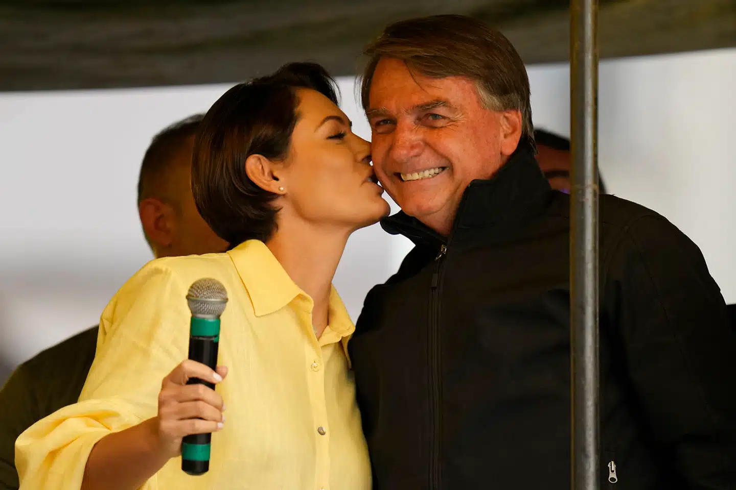 Jair Bolsonaros hustru, Michelle, træder ind i rampelyset med en stærk appel til de vælgere, som den brasilianske præsident har mistet taget på.