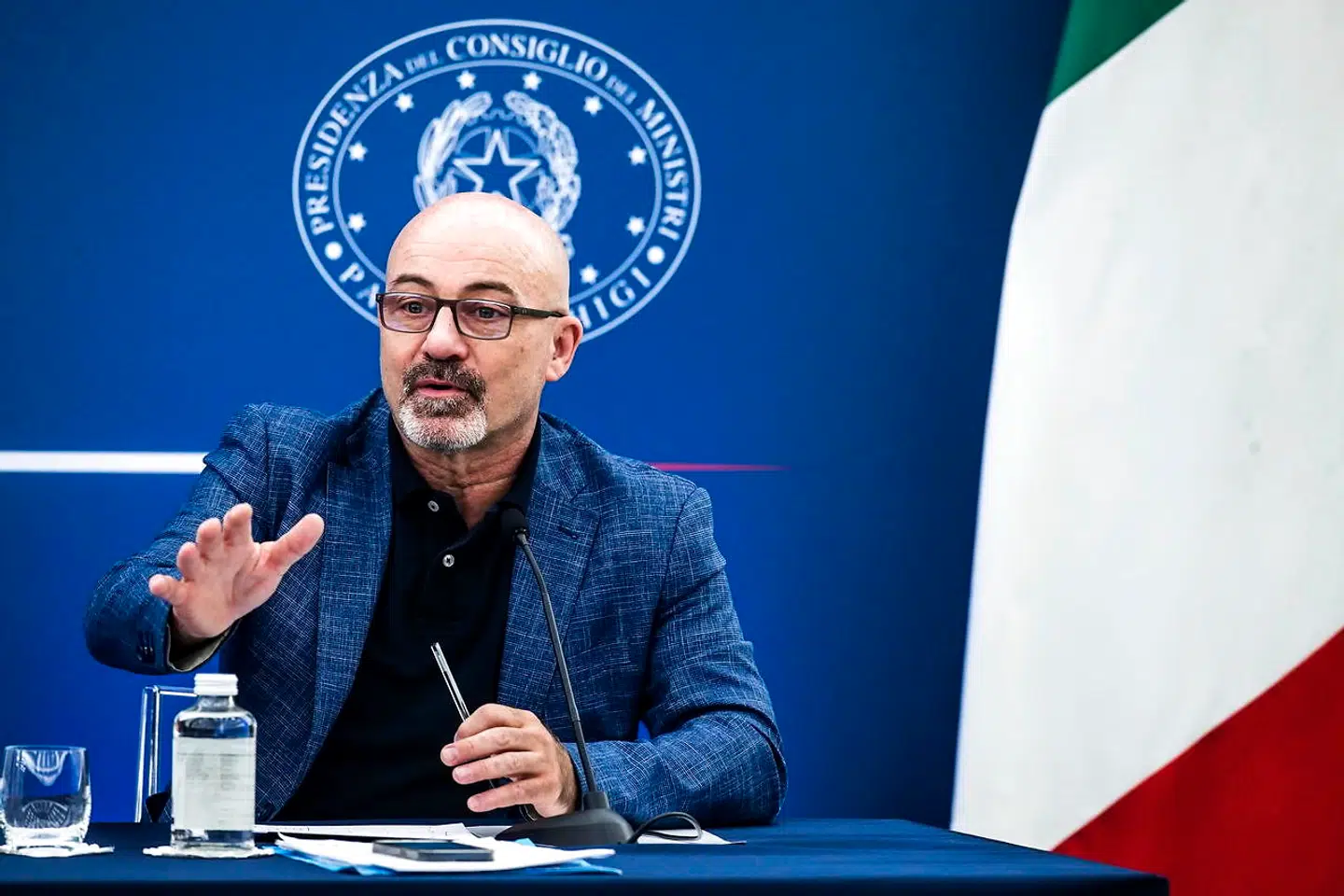 En række moderate og i første omgang frivillige sparetiltag, som den italienske energiminister Roberto Cingolani præsenterede, er ifølge Kreml et skridt på vejen mod økonomisk selvmord.