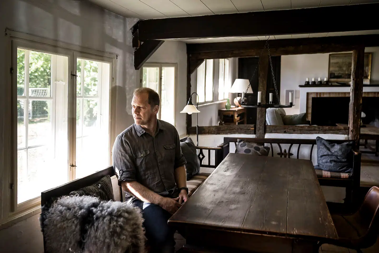 Peter Holst Andersen kan, som priserne er nu, se frem til en endog meget høj varmeregning i år. Helt op til 185.000 kroner. Næste kan den blive endnu højere, frygter han.