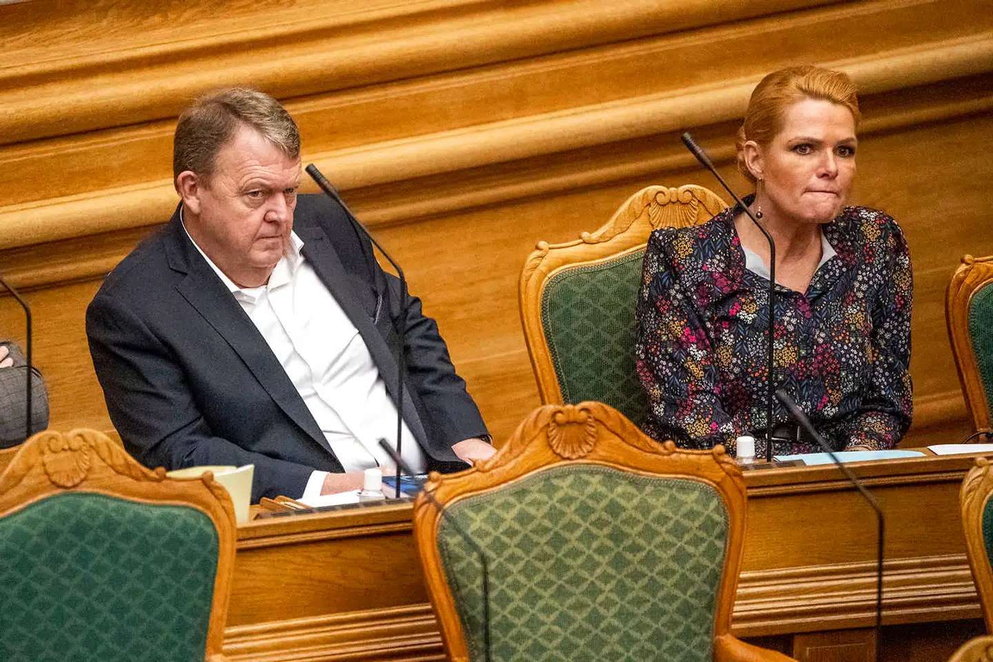 Jens Christian Grøndahl skriver, at man kan sige meget om Lars Løkke Rasmussen, men ikke tage fra ham, at han om nogen har indblik i det, der kaldes maskinrummet, og som udgør den politisk-økonomiske forudsætning for det altovervejende flertal af danske familiers liv, hverdag og velfærd