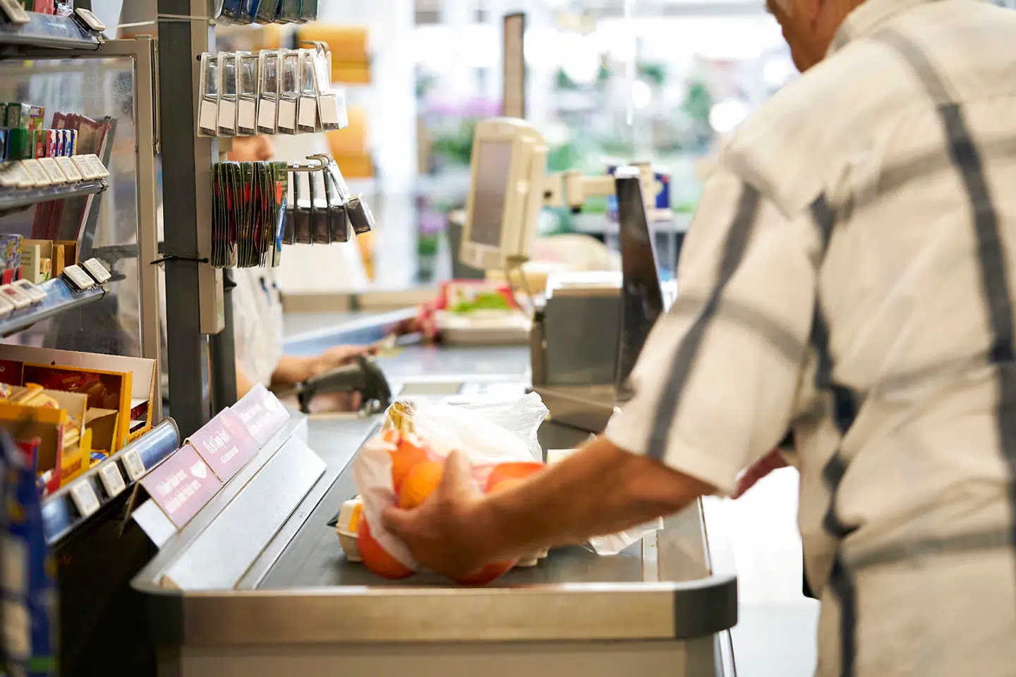 »Der er dog grund til, at økonomer over en bred kamp råber vagt i gevær, når politikerne vil gribe ind i markedets prisdannelse for at føre fordelingspolitik,« skriver Jonas Herby.