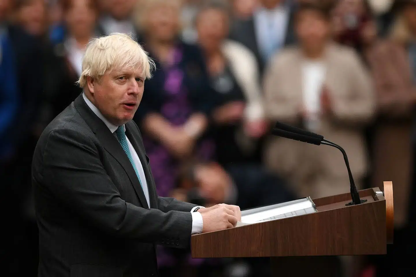 Storbritanniens afgående premierminister, Boris Johnson, holdt tirsdag morgen sin sidste tale som premierminister foran Downing Street.