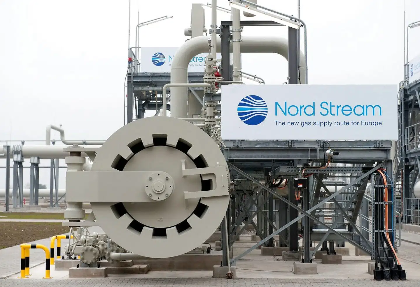 Kreml har lukket for den vigtige gasledning Nord Stream 1 på ubestemt tid og vil først genoptage leverancerne, når Vesten hæver alle sine sanktioner.