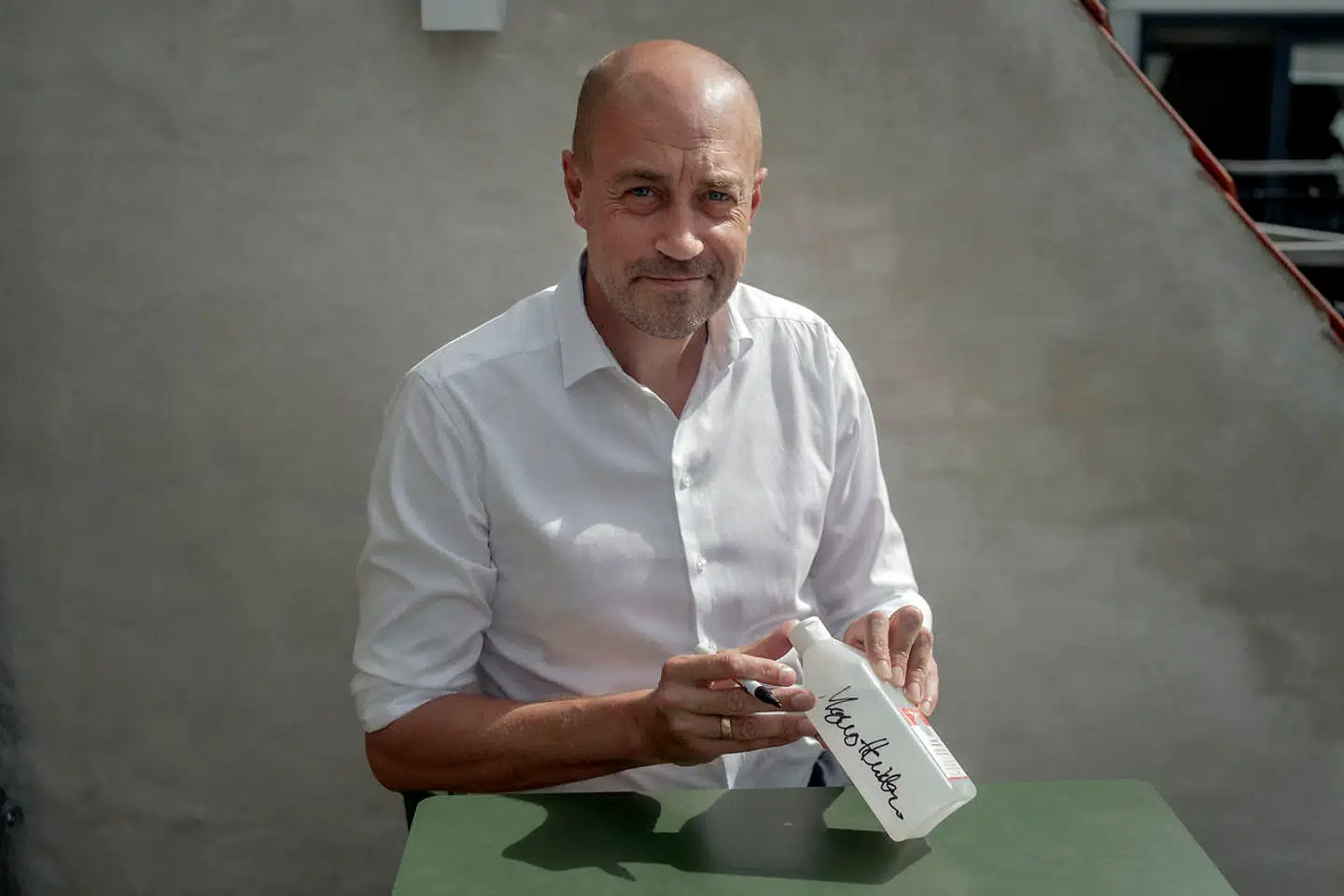 Det har været en vild og voldsom valgperiode, og det afspejles i præmien i årets Tip en 13er om folketingsvalget, som sundhedsminister Magnus Heunicke (S) har bidraget til.