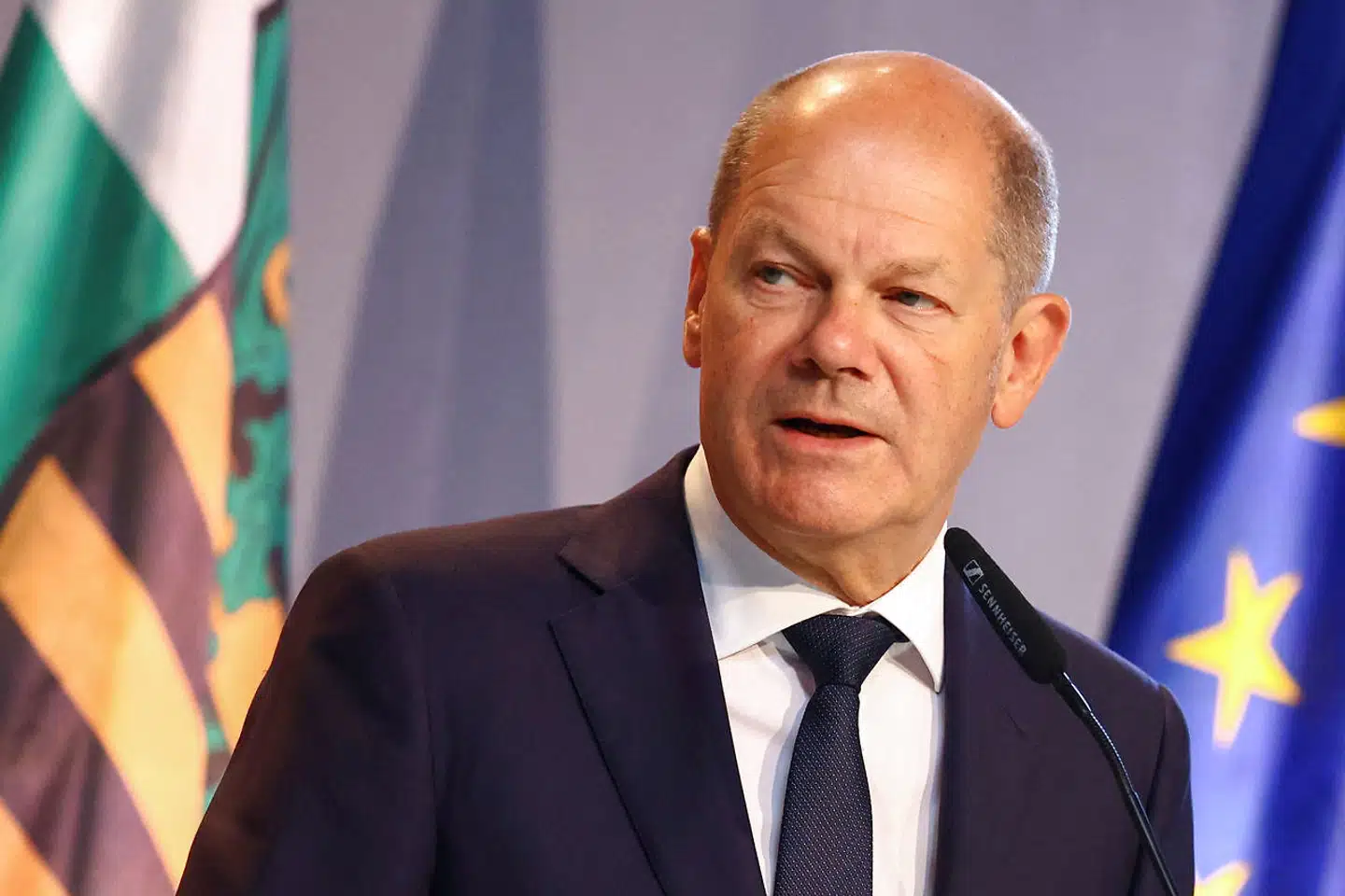 Tysklands kansler, Olaf Scholz, kommer de inflationsplagede borgere til undsætning.