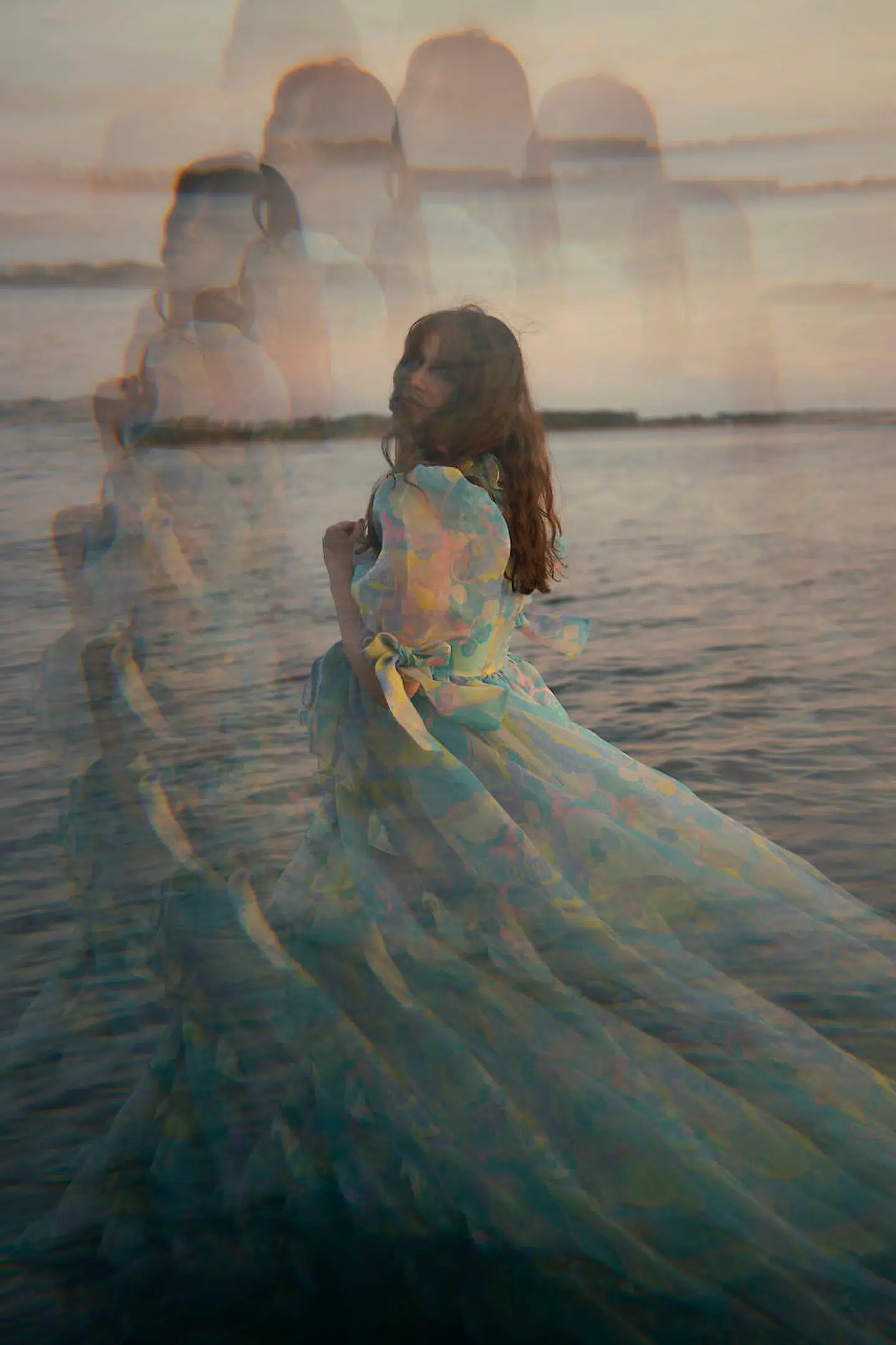 »Hvis vi leger, at jeg var signet på et stort pladeselskab, ville jeg alt efter hvor god en aftale, jeg havde, allerhøjest få udbetalt halvdelen af pladeselskabets indtægt fra nummeret. Så ville jeg altså være nede på at tjene under en øre pr. stream.«