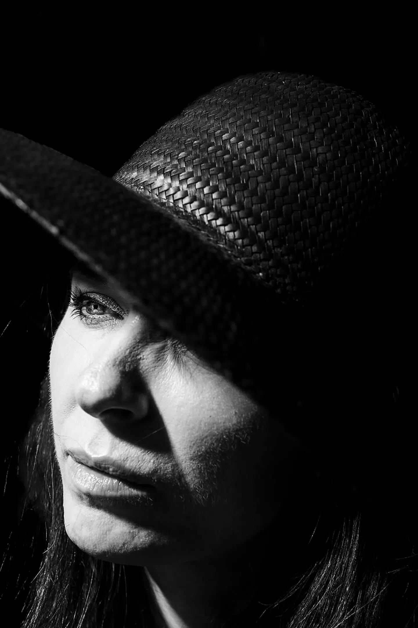 Vores liv ville blive både bedre og sjovere, hvis vi lærte lidt af udlandet, hvad angår pli. Det mener Kira Skov, som blandt andet nævner London og New York som eksempler på byer, hvor venligheden fylder mere.