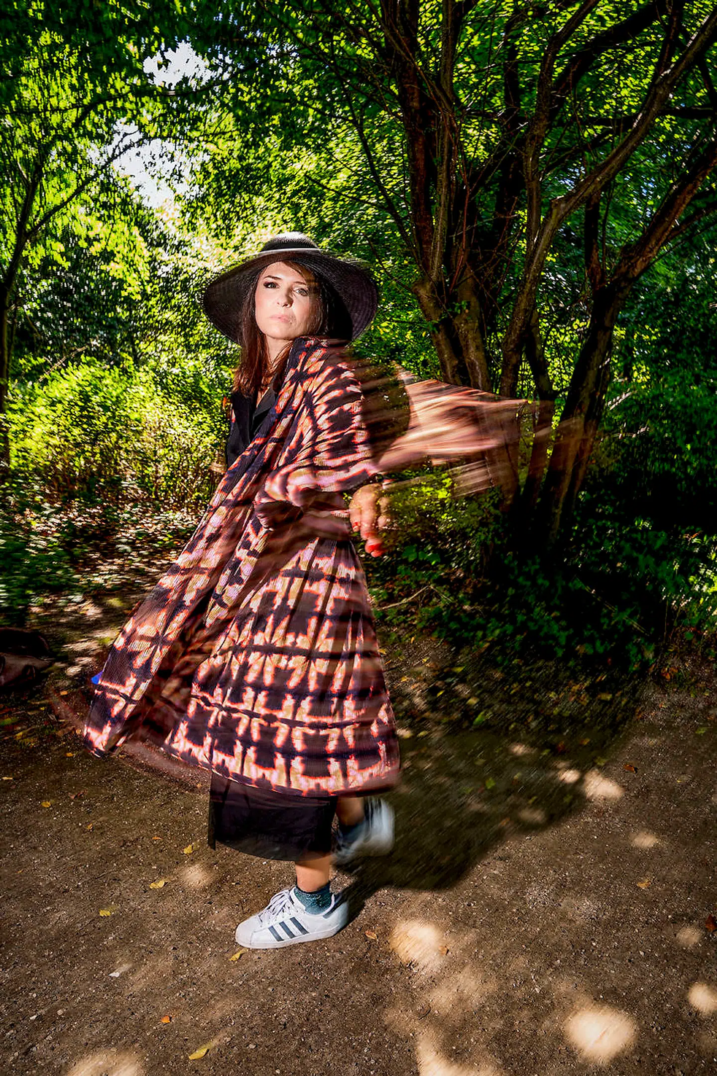 Selv da København var temmelig rå i 80erne og 90erne, oplevede Kira Skov den danske hovedstad som en tryg by. Som 17-årig rejste hun til USA, blandt andet Los Angeles, hvor der var nogle helt andre kriminalitetsstatistikker.