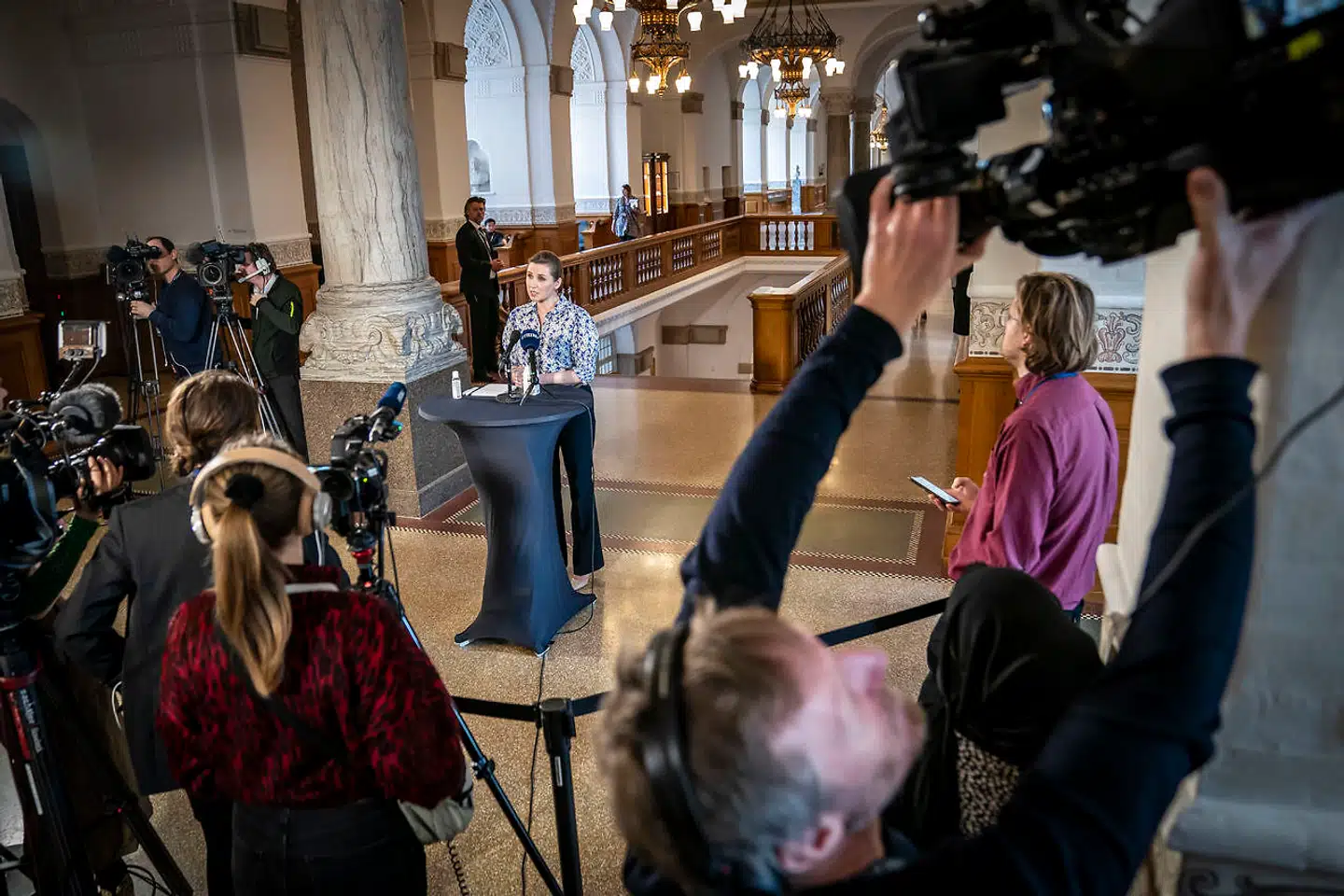 Forløbet omkring Medarbejder- og Kompetencestyrelsens indstilling til sanktioner i minksagen viser, at vores naivitet er endeløs, når det kommer til forvaltningen af magt i stat og kommuner, mener Anne Sofie Allarp.