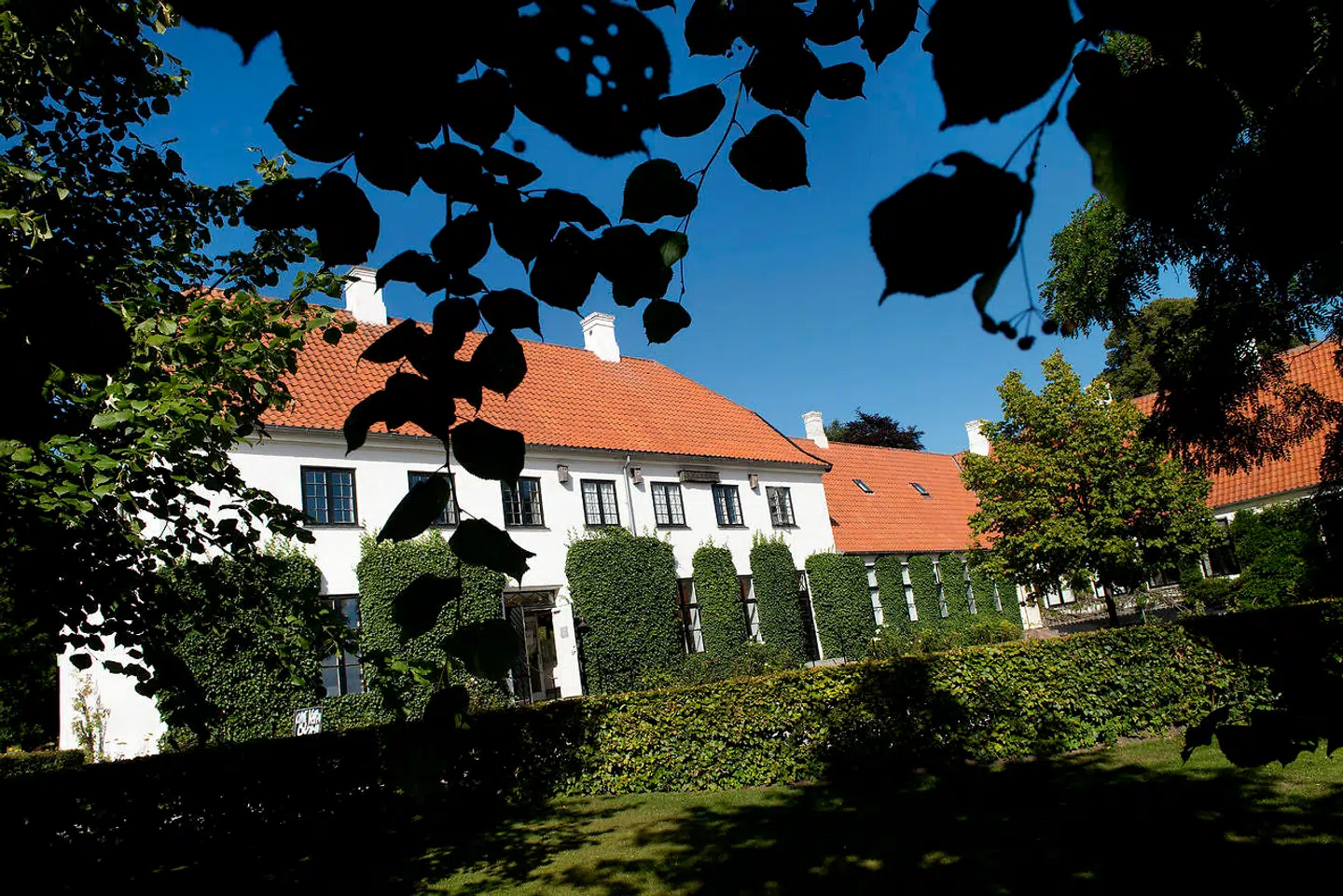 Karen Blixen Museet på Rungstedlund kan blive lukningstruet, hvis ikke det får en ny bevilling fra staten, siger museumsdirektør Elisabeth Nøjgaard.