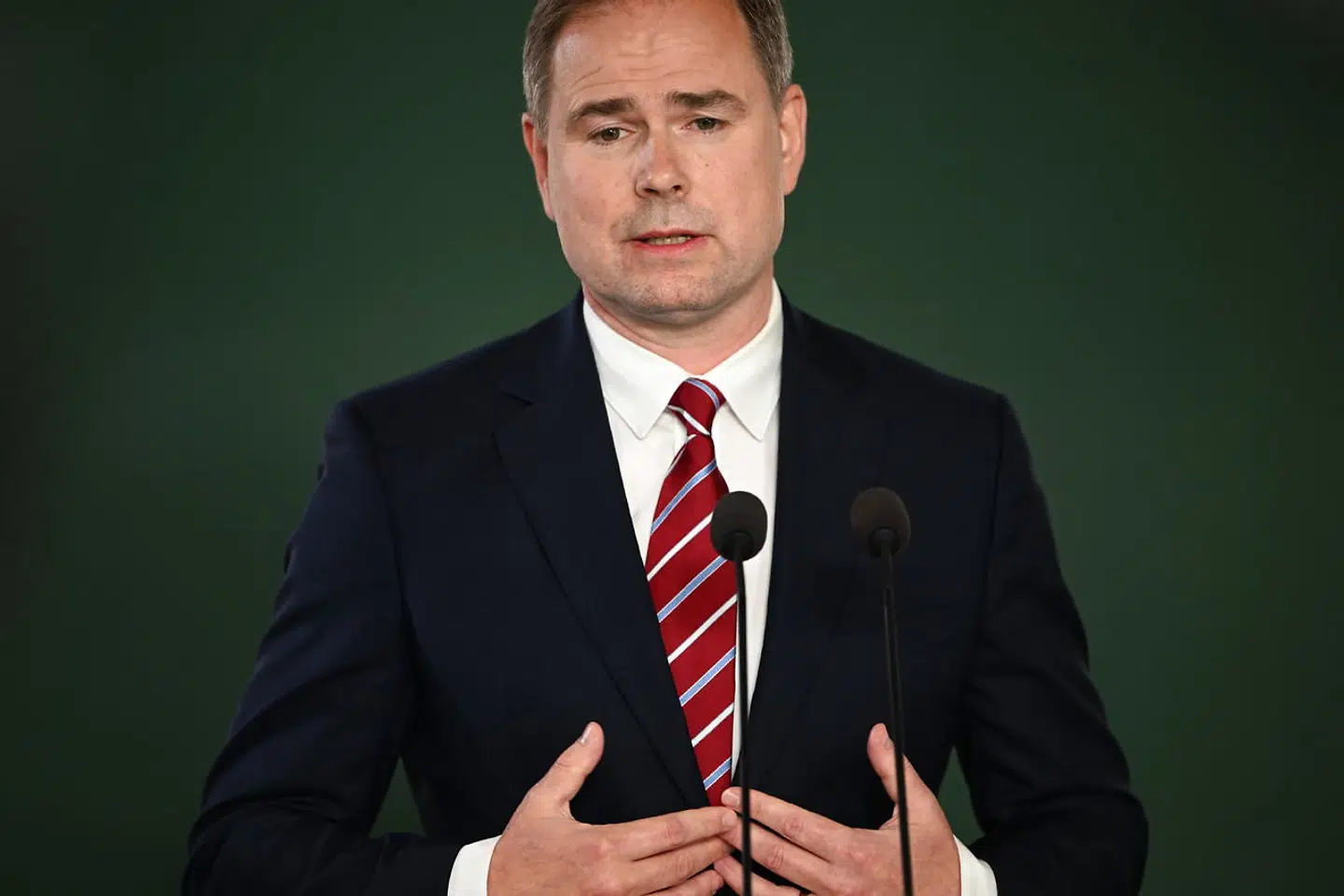 Der vil, hvis det står til regeringen, være markant færre penge til at opfylde støttepartiernes ønsker på finansloven for næste år.