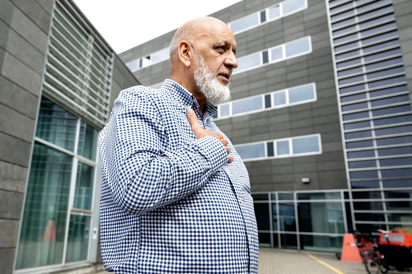 Seks kandidater havde i første omgang meldt sig som kandidater til at blive bestyrelsesformand efter afgående Muhammad Aslam. I sidste ende blev det dog et valg mellem Munir Ahmed (billedet) og Ivan Naurholm, hvor førstnævnte trak det længste strå.