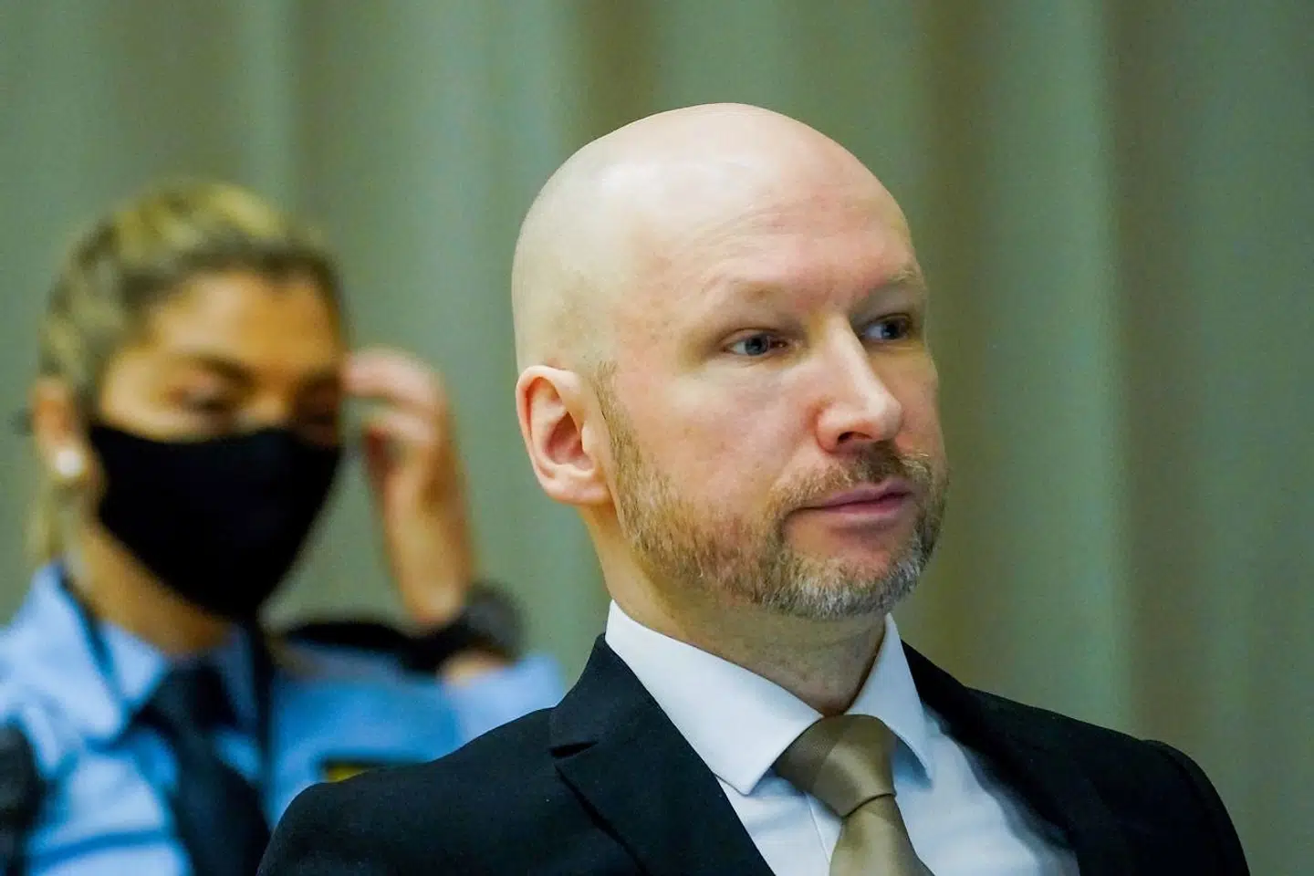 Det er ikke første gang, at Anders Breivik har sagsøgt staten.