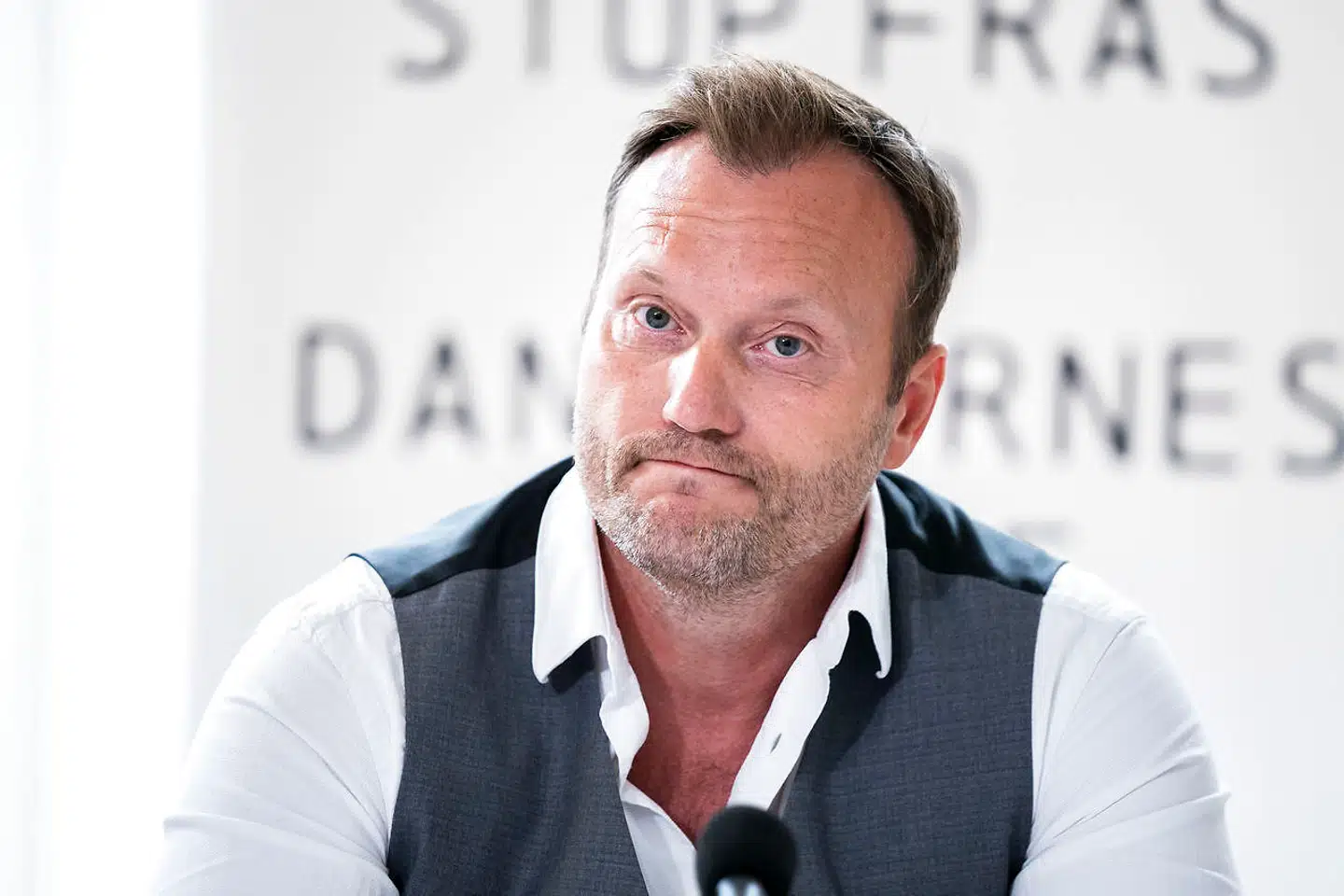 Nye Borgerliges Lars Boje Mathiesen mener, at det faktum, at Barbara Bertelsen »kun« har fået en advarsel, understreger, at Danmark er »en elitær bananrepublik«.