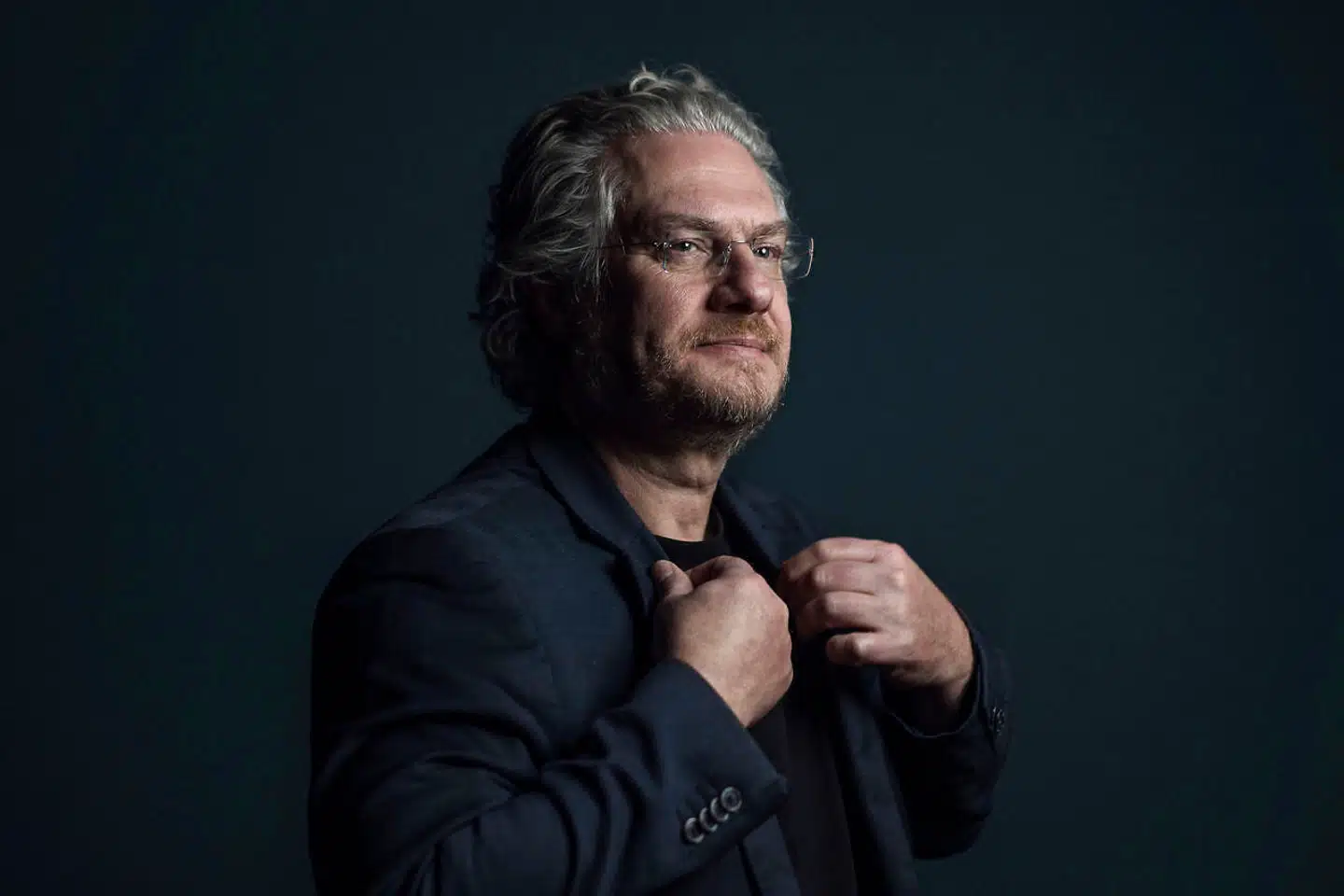 »Det er utroligt, at man i vore dage er nødt til at slå i bordet og insistere på de ting, der står ovenfor. Men det er man. Og derfor skal Dansk Regnbueråd bydes hjerteligt velkomne i vrimlen af danske ngo'er,« skriver Henrik Dahl.